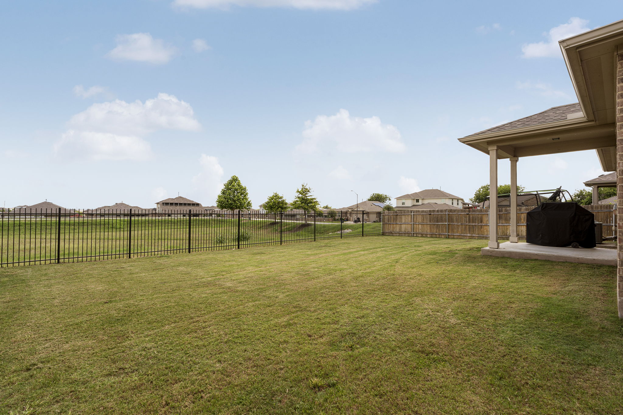 main property photo 19