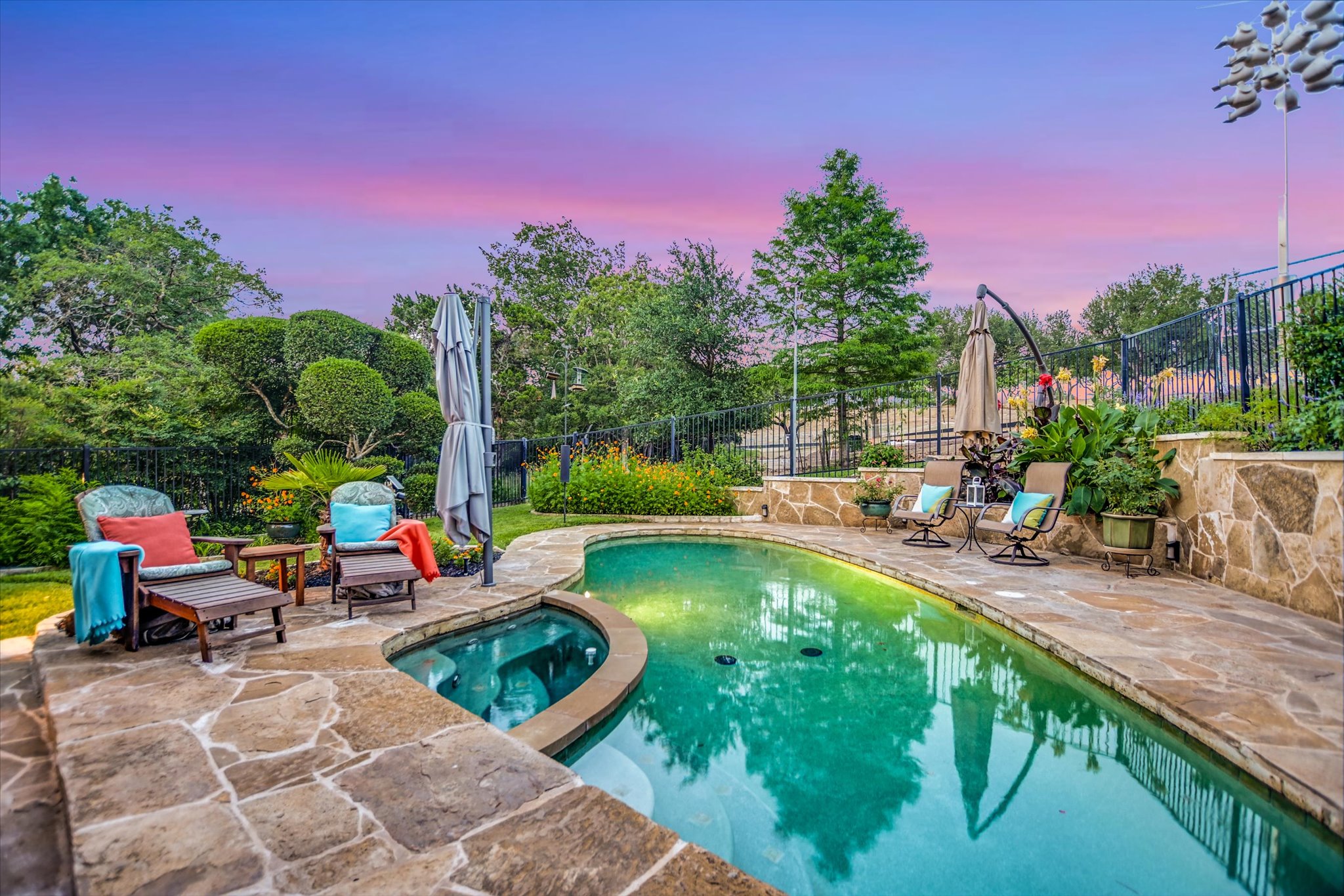 main property photo 33