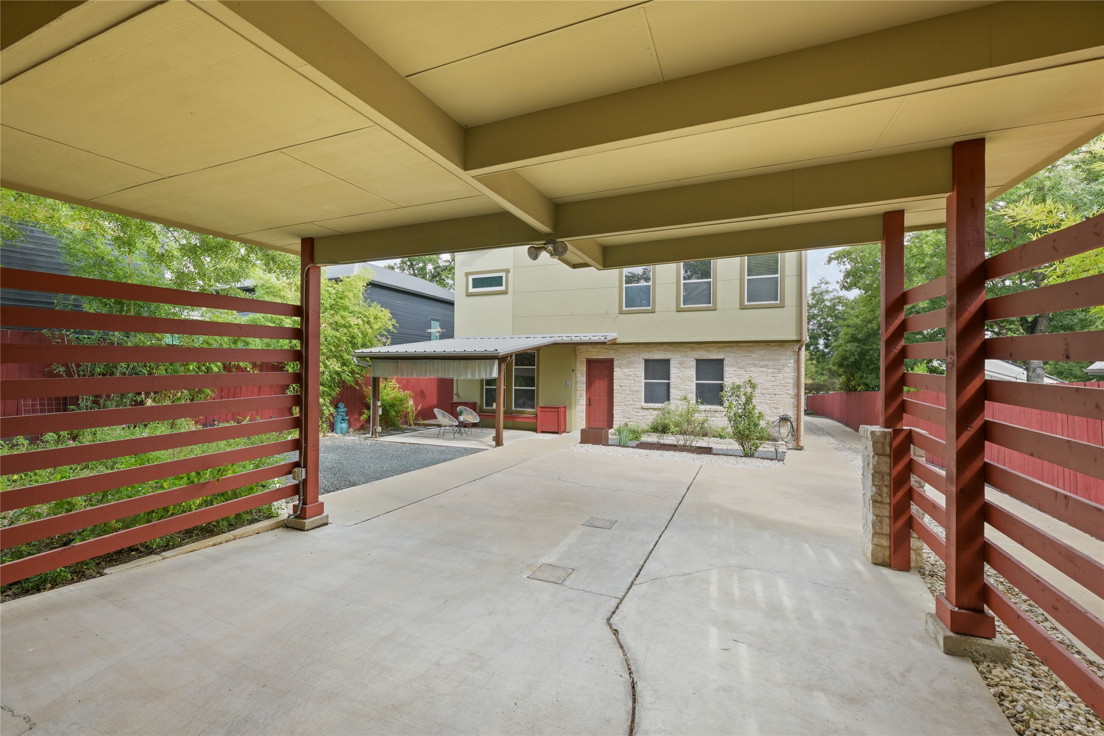 main property photo 24