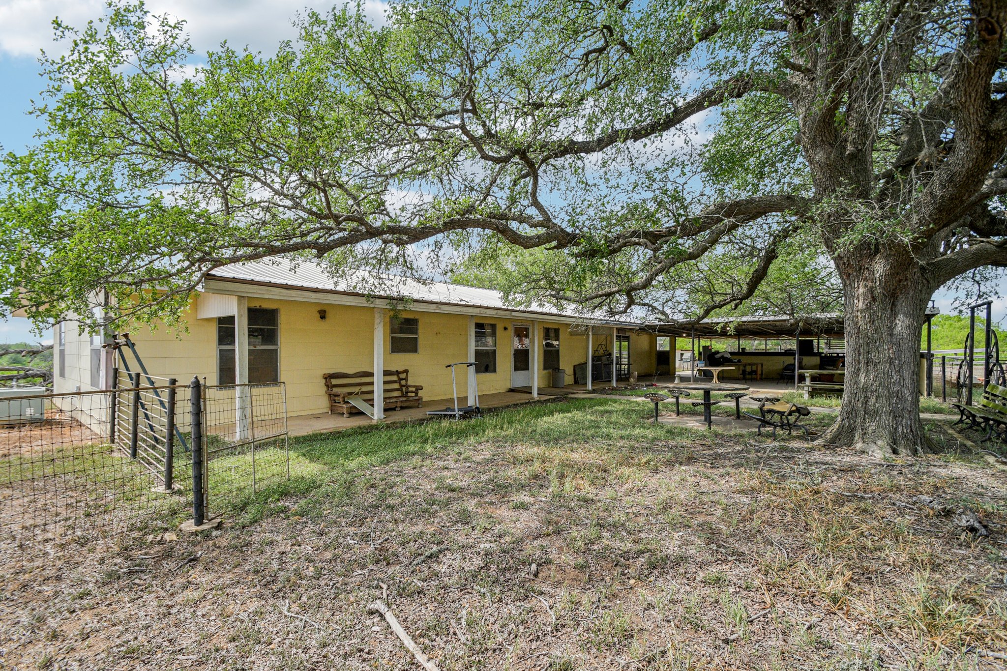 main property photo 18