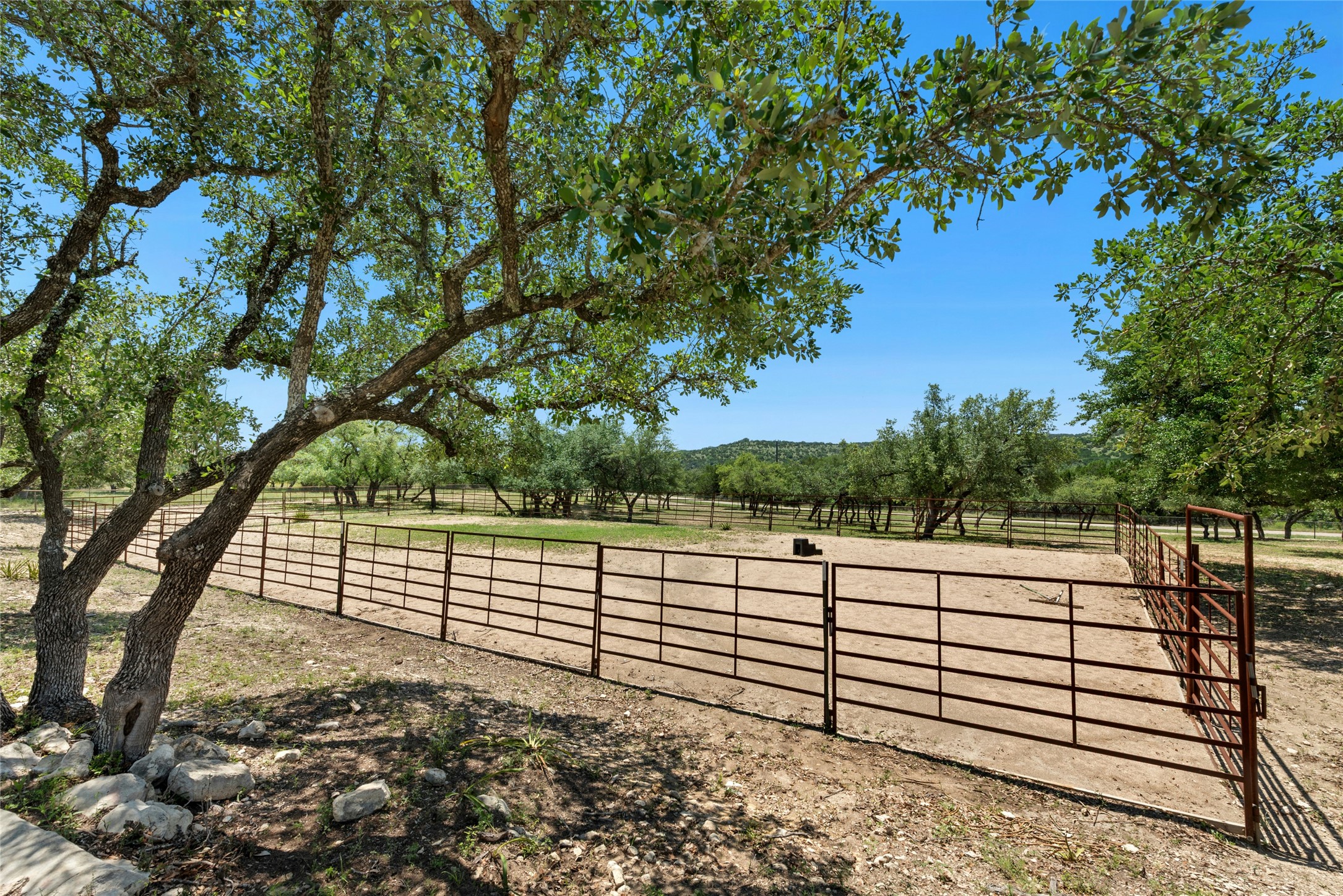 main property photo 32