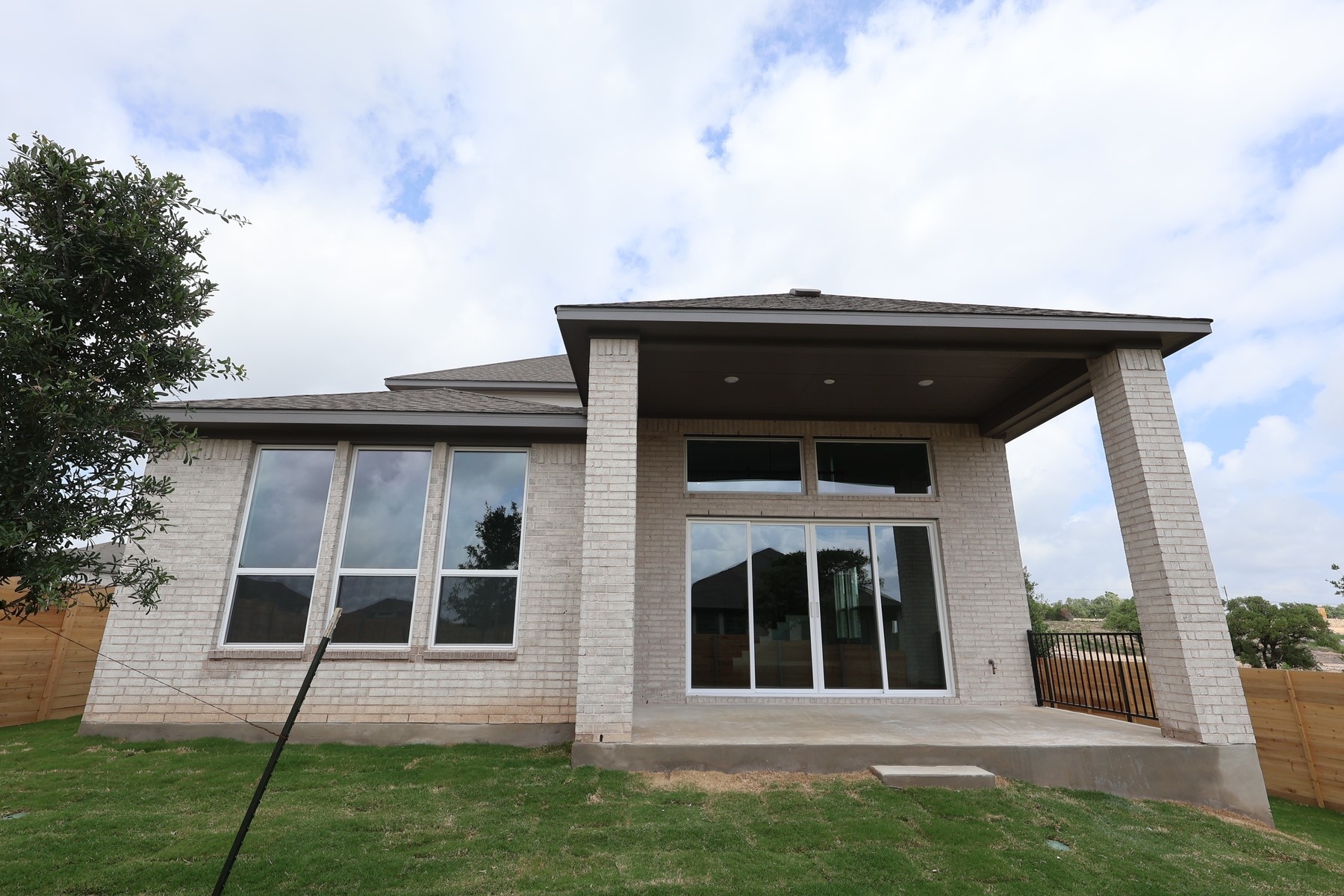 main property photo 18