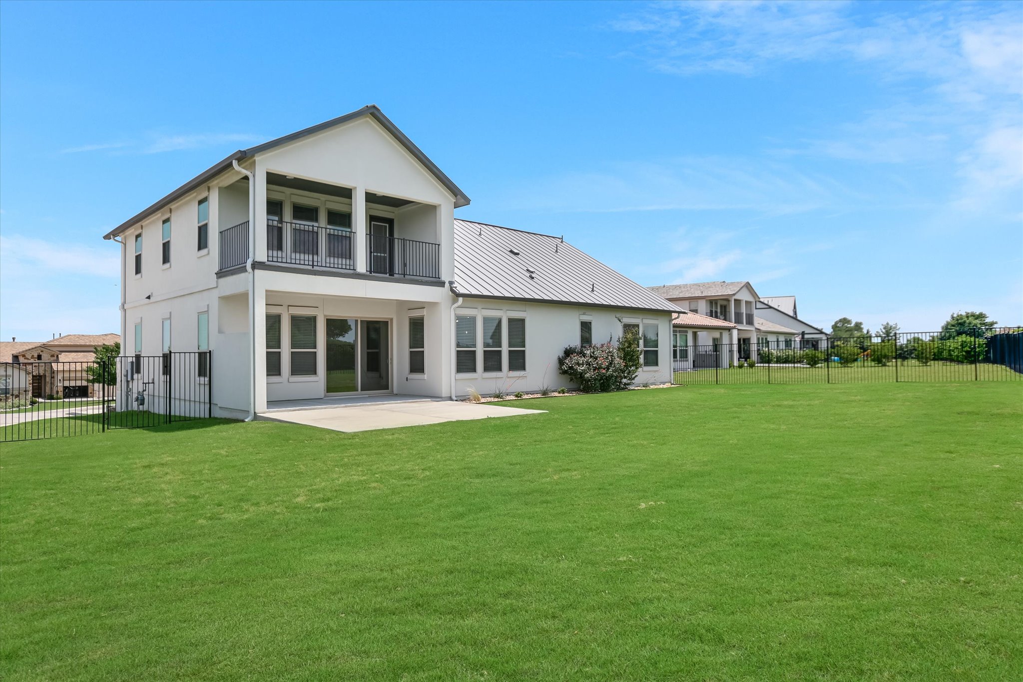 main property photo 15