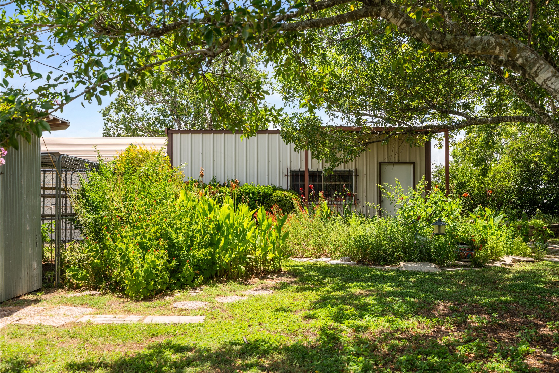 main property photo 20