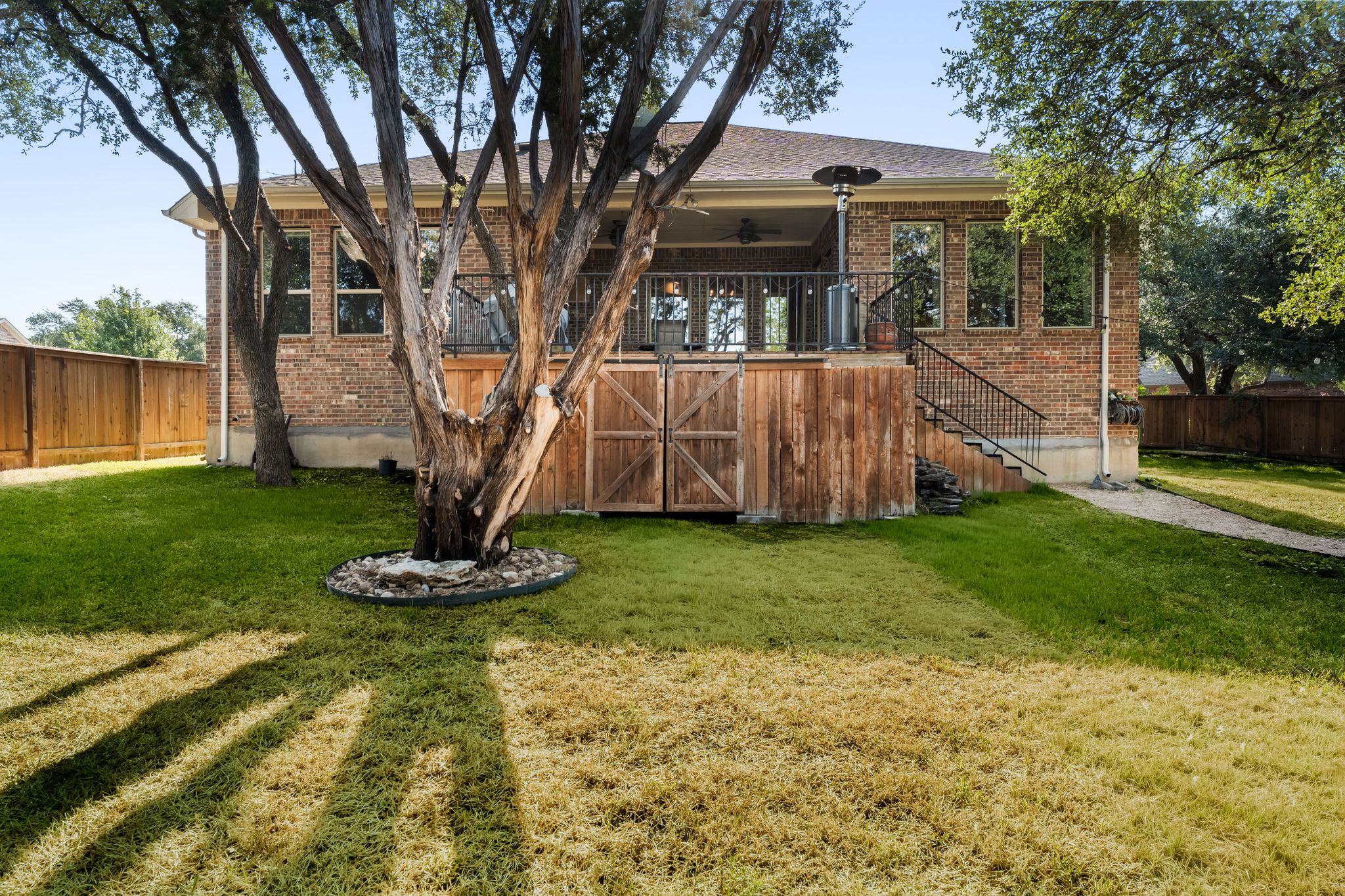 main property photo 30