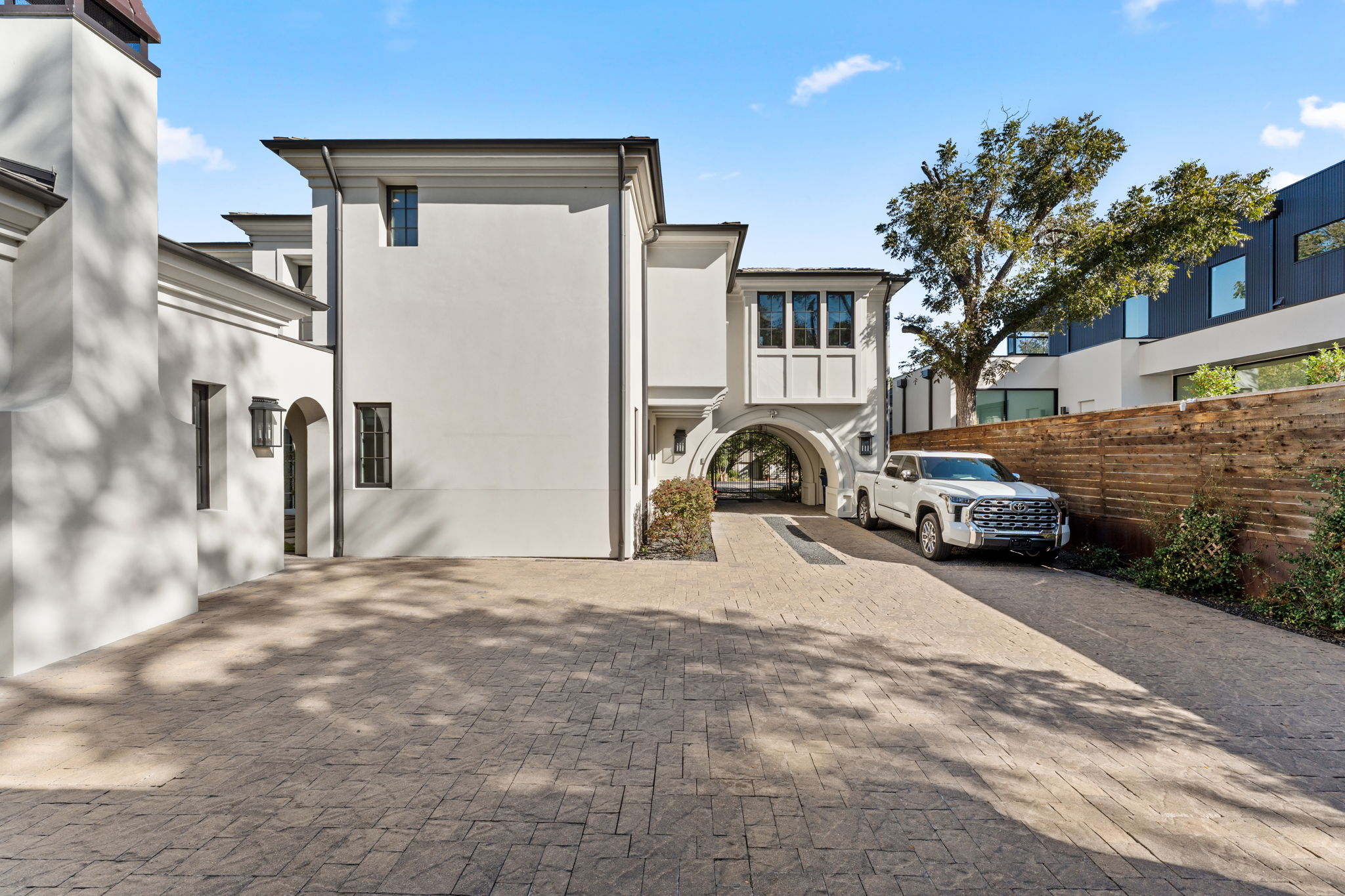 main property photo 31