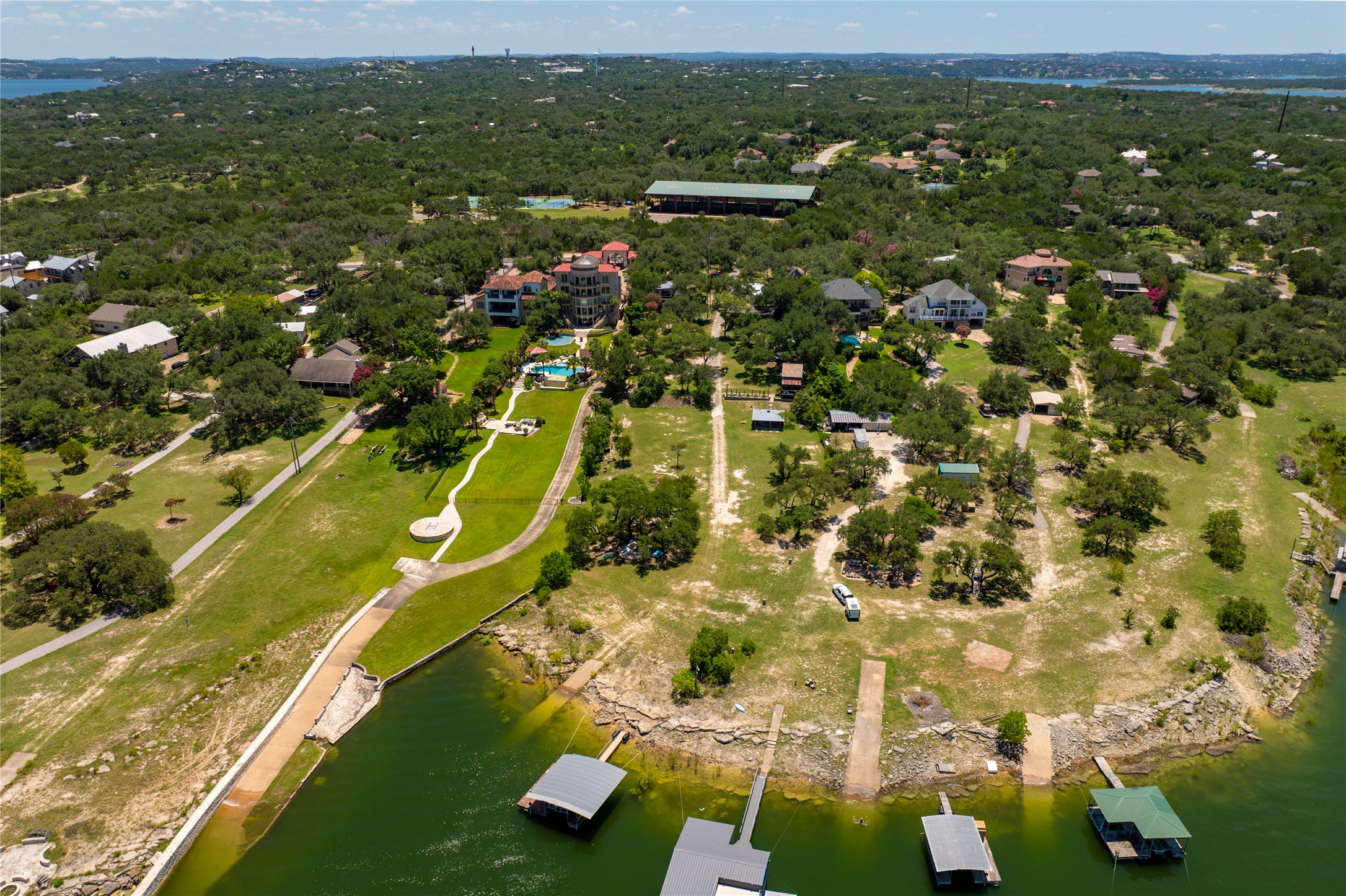 main property photo 10