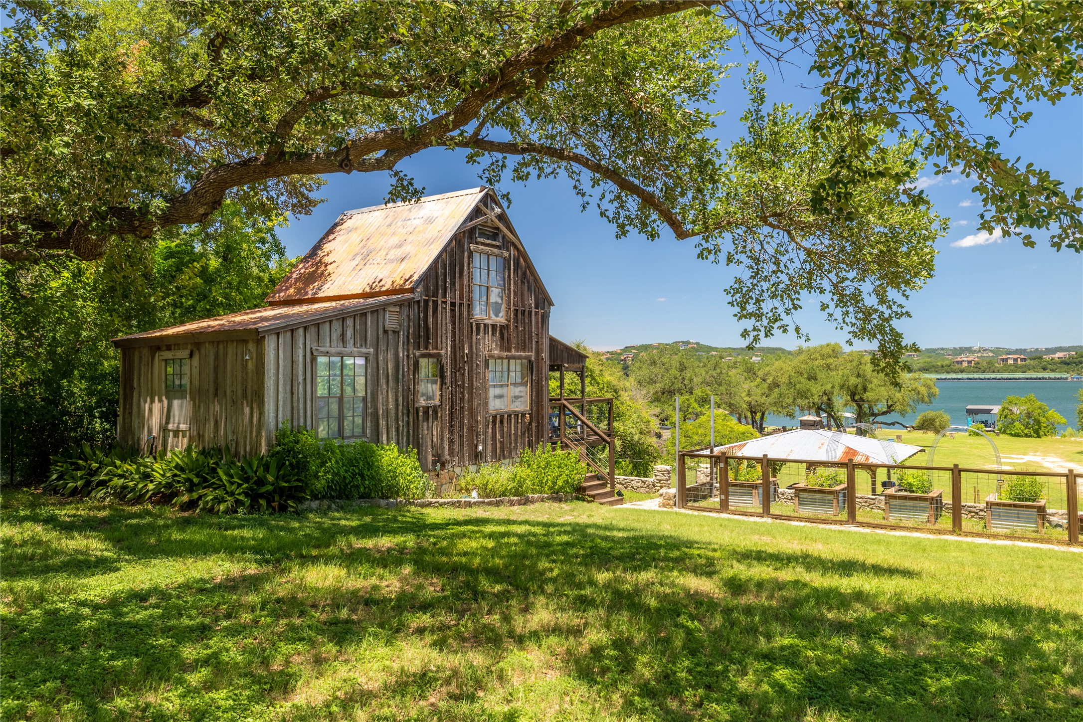 main property photo 2