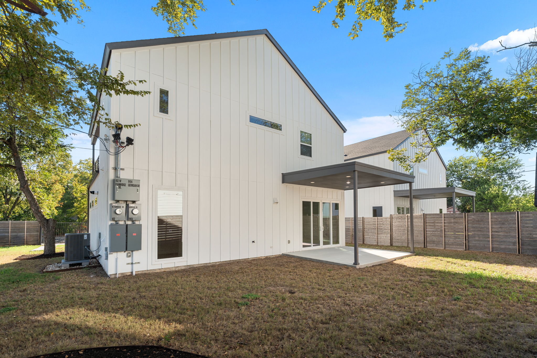 main property photo 32