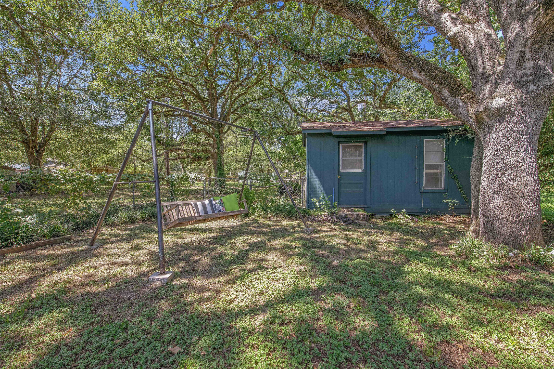 main property photo 23