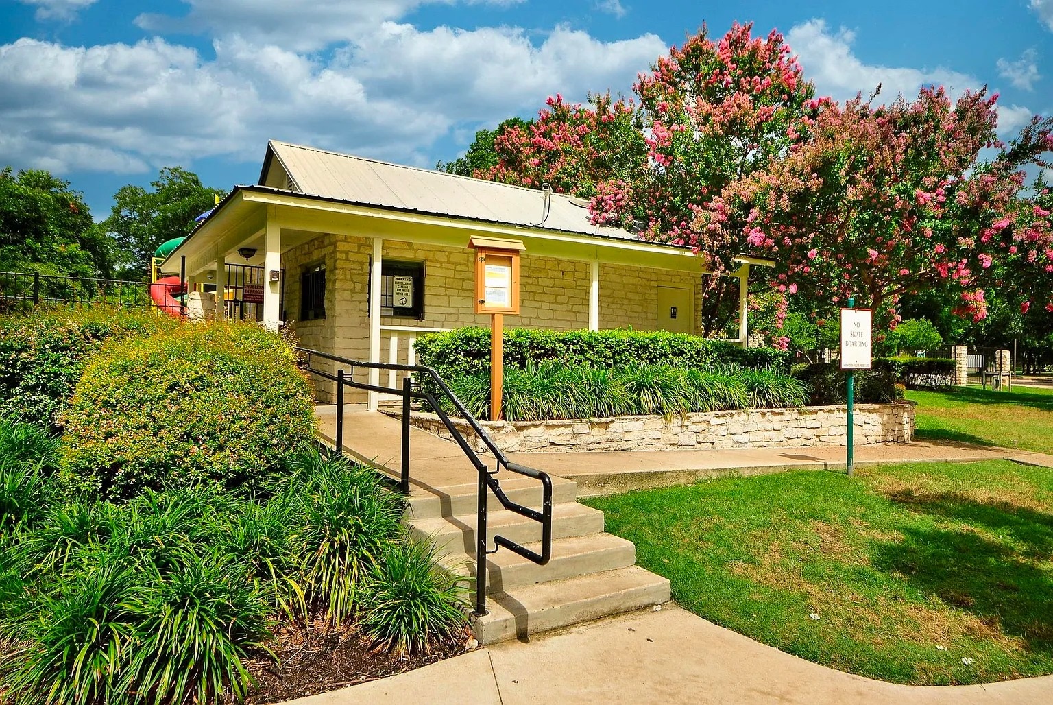 main property photo 28