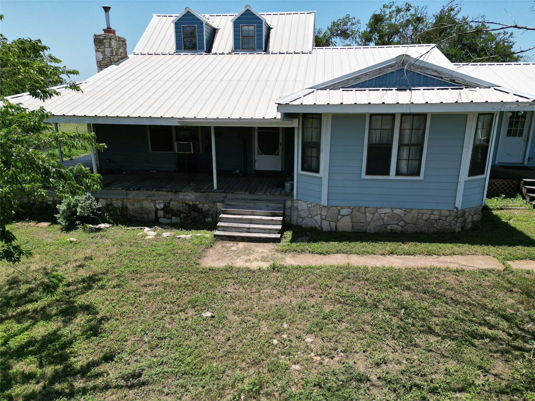 main property photo 9