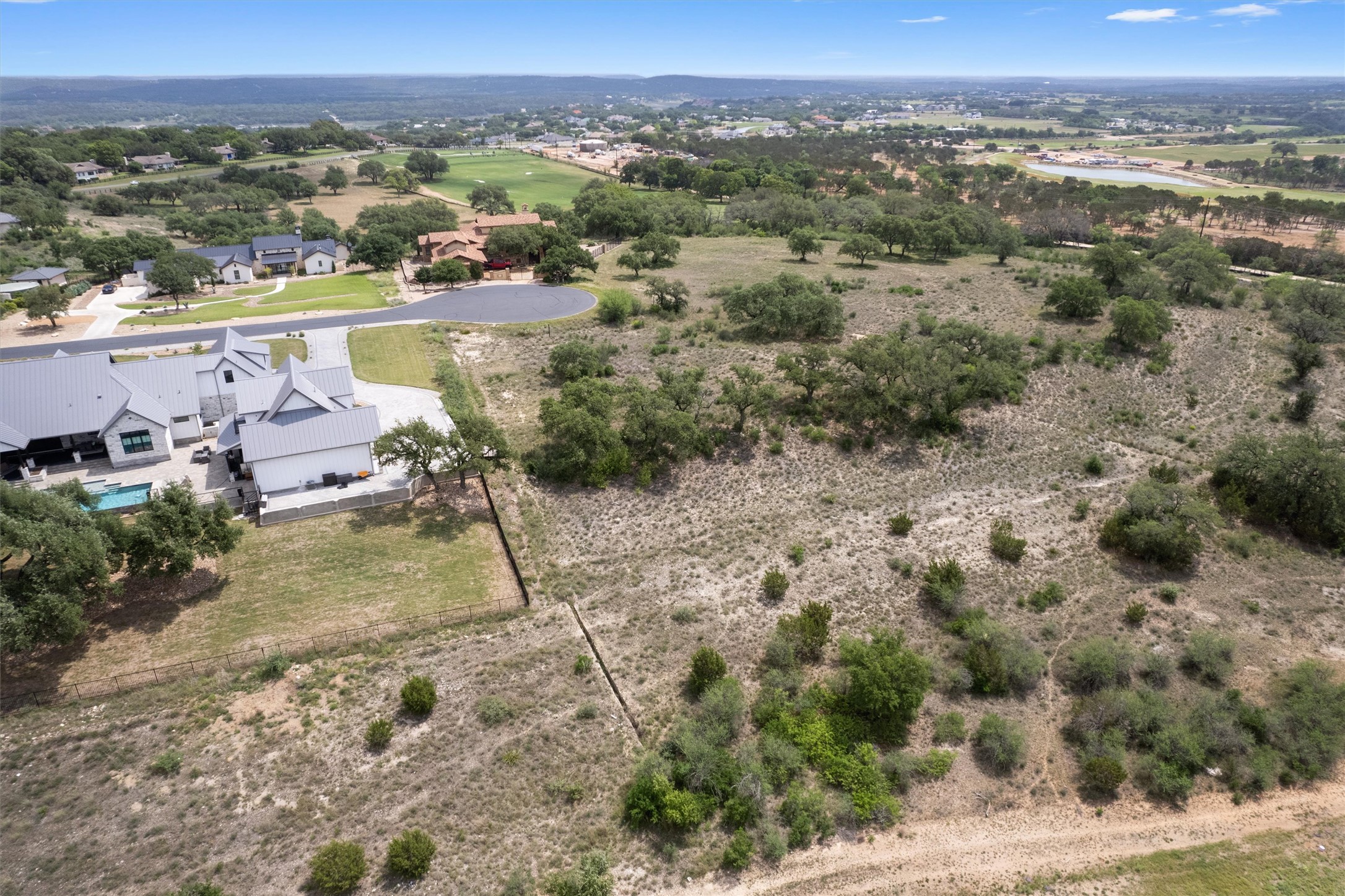 main property photo 10