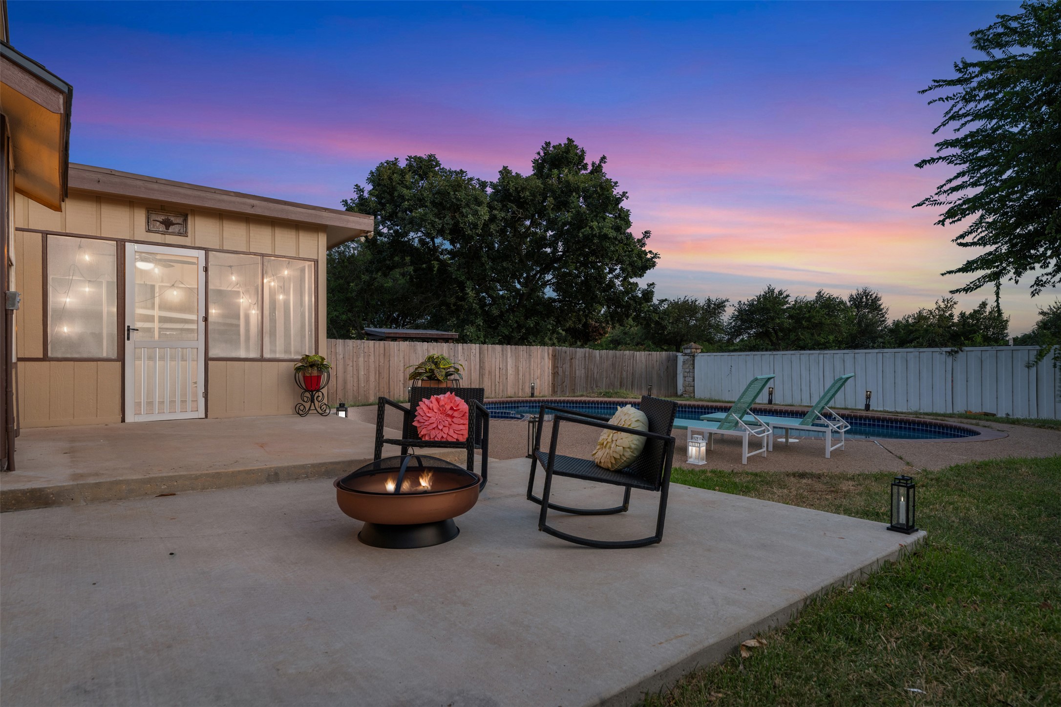 main property photo 14