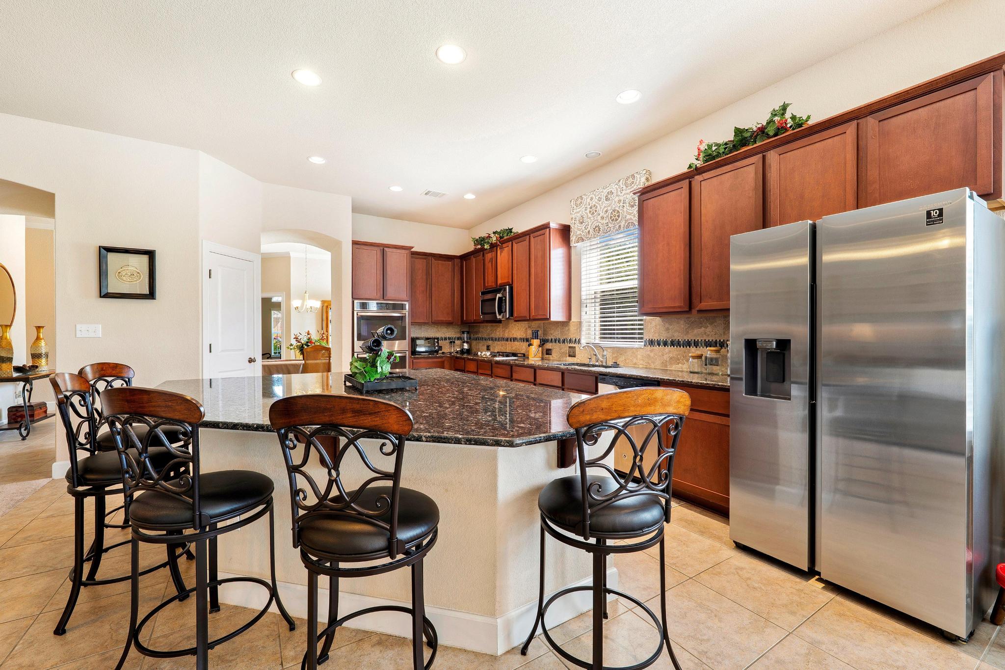 main property photo 11