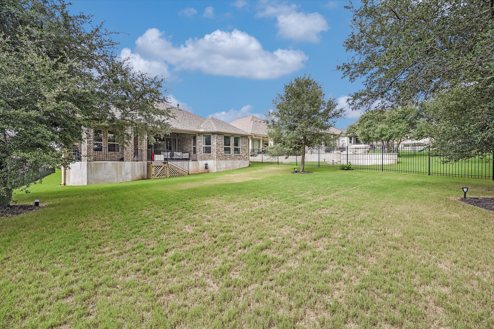 main property photo 29