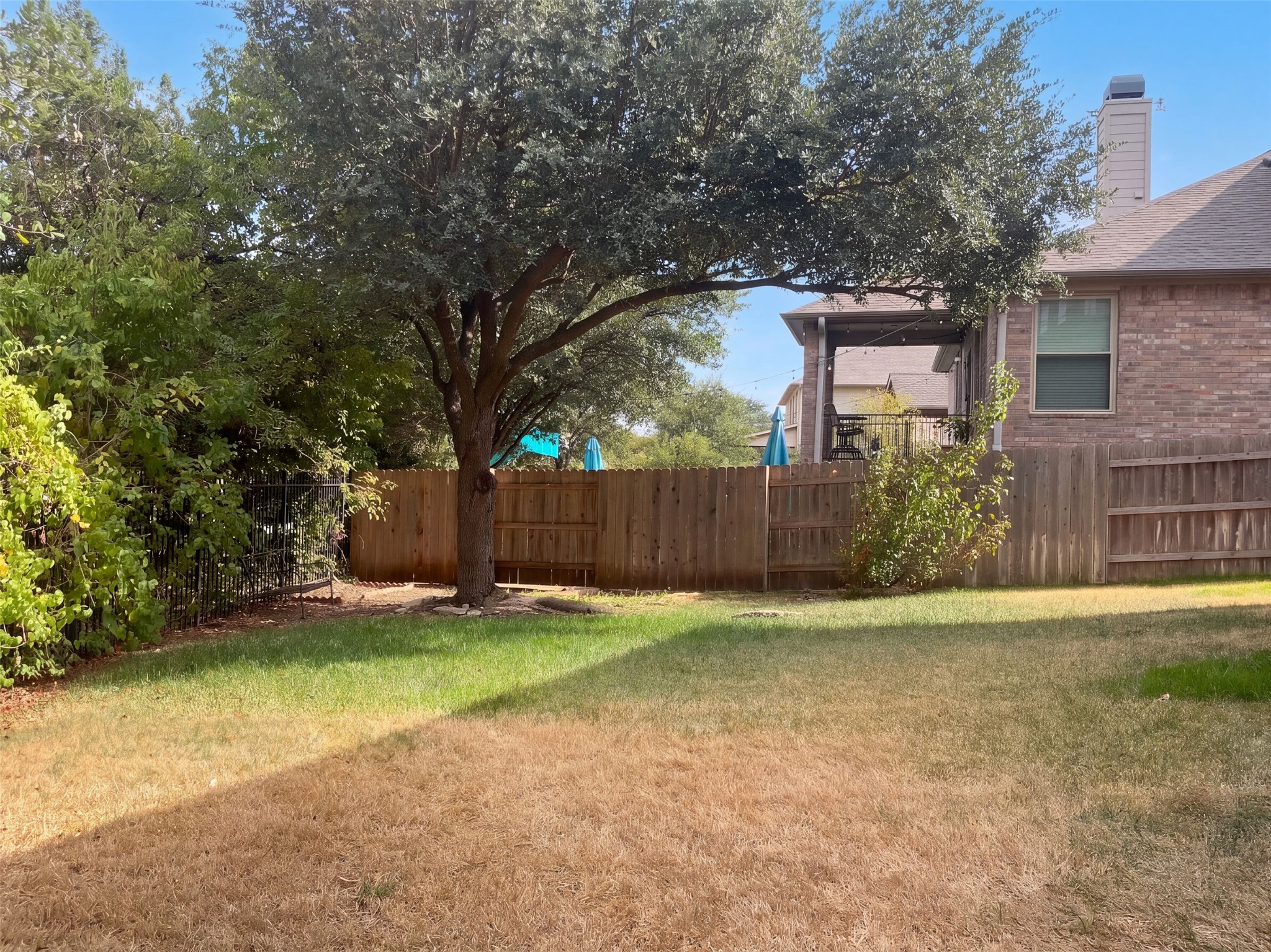main property photo 9
