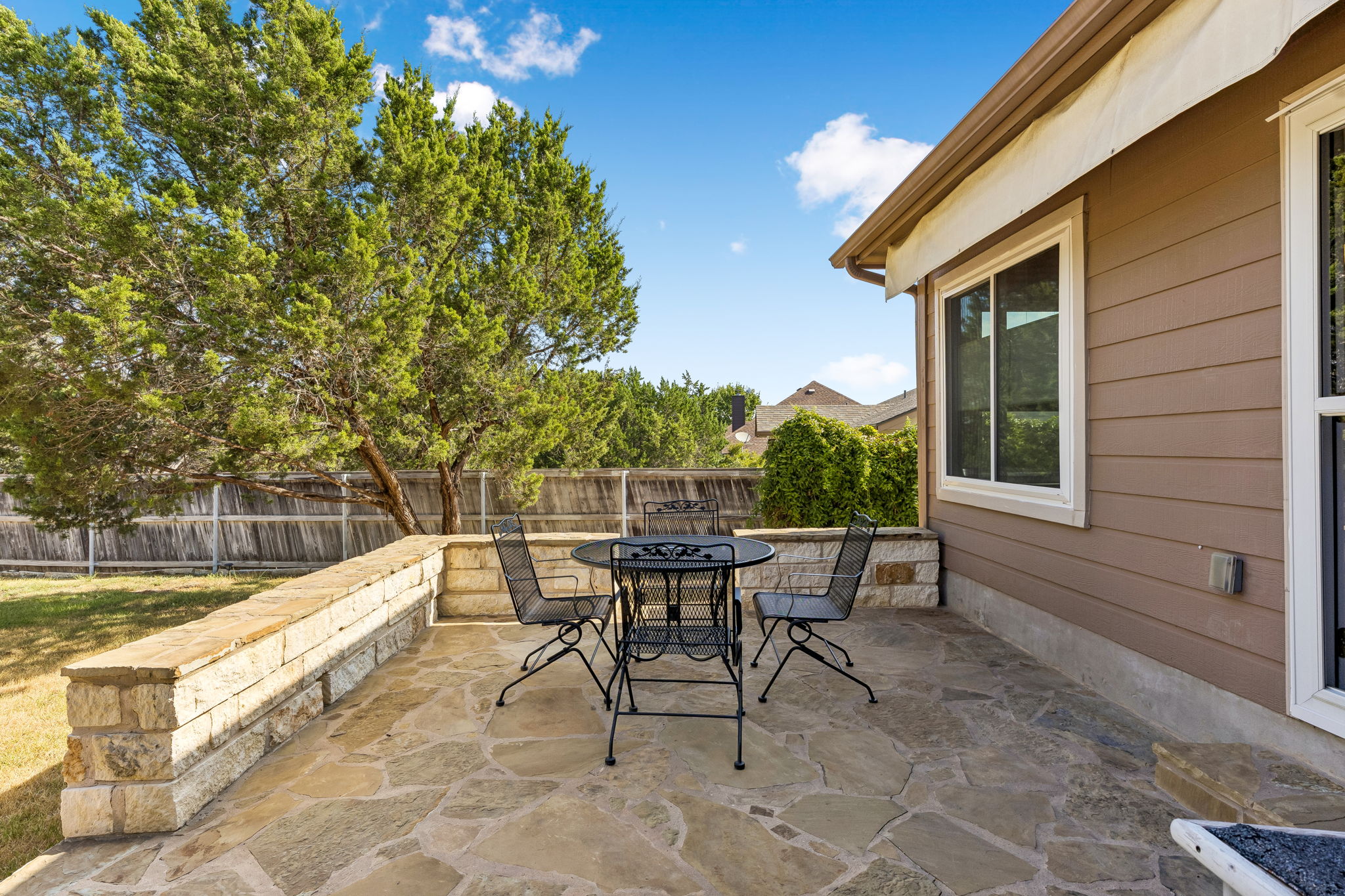 main property photo 24