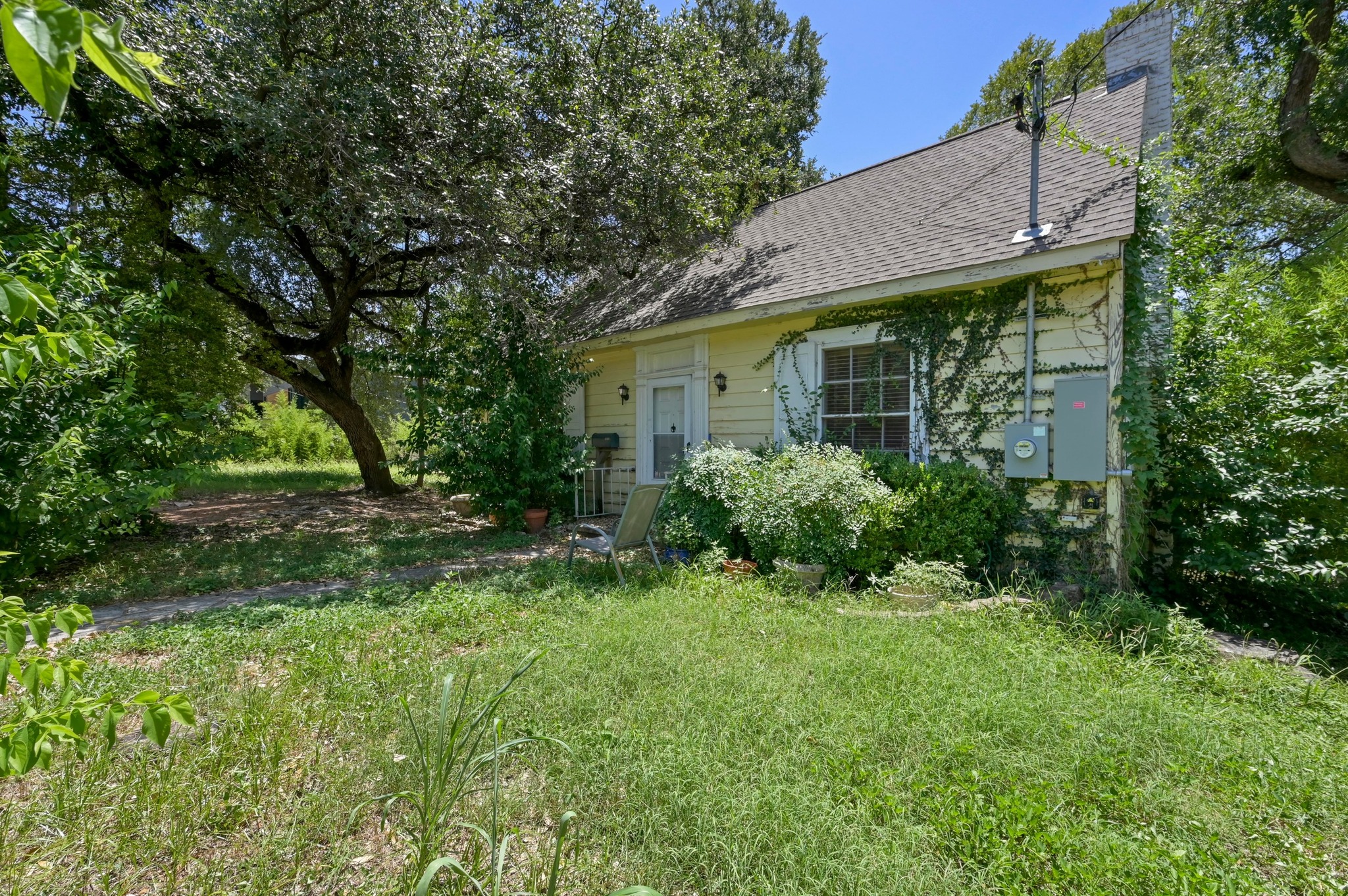 main property photo 3