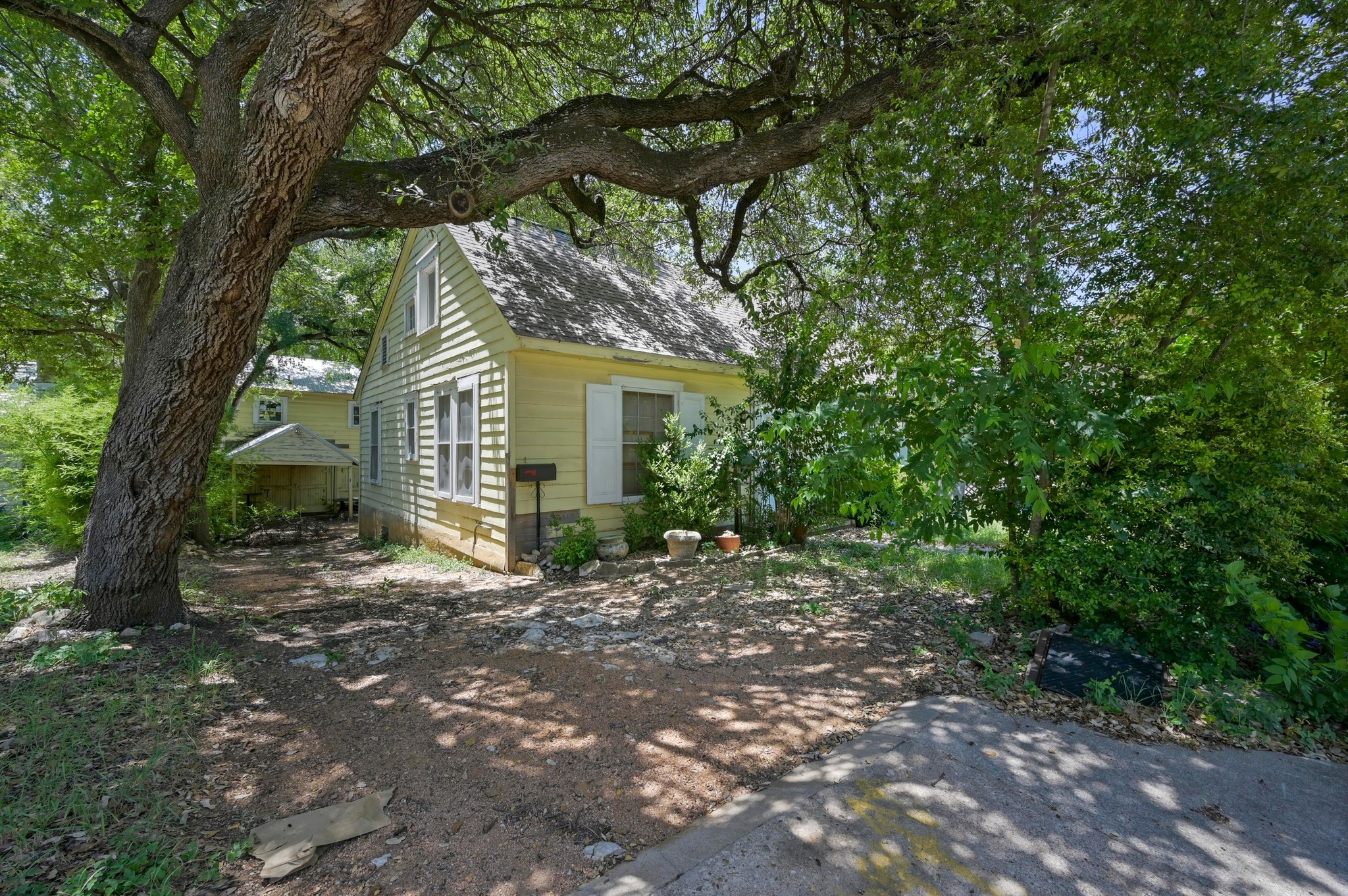 main property photo 4