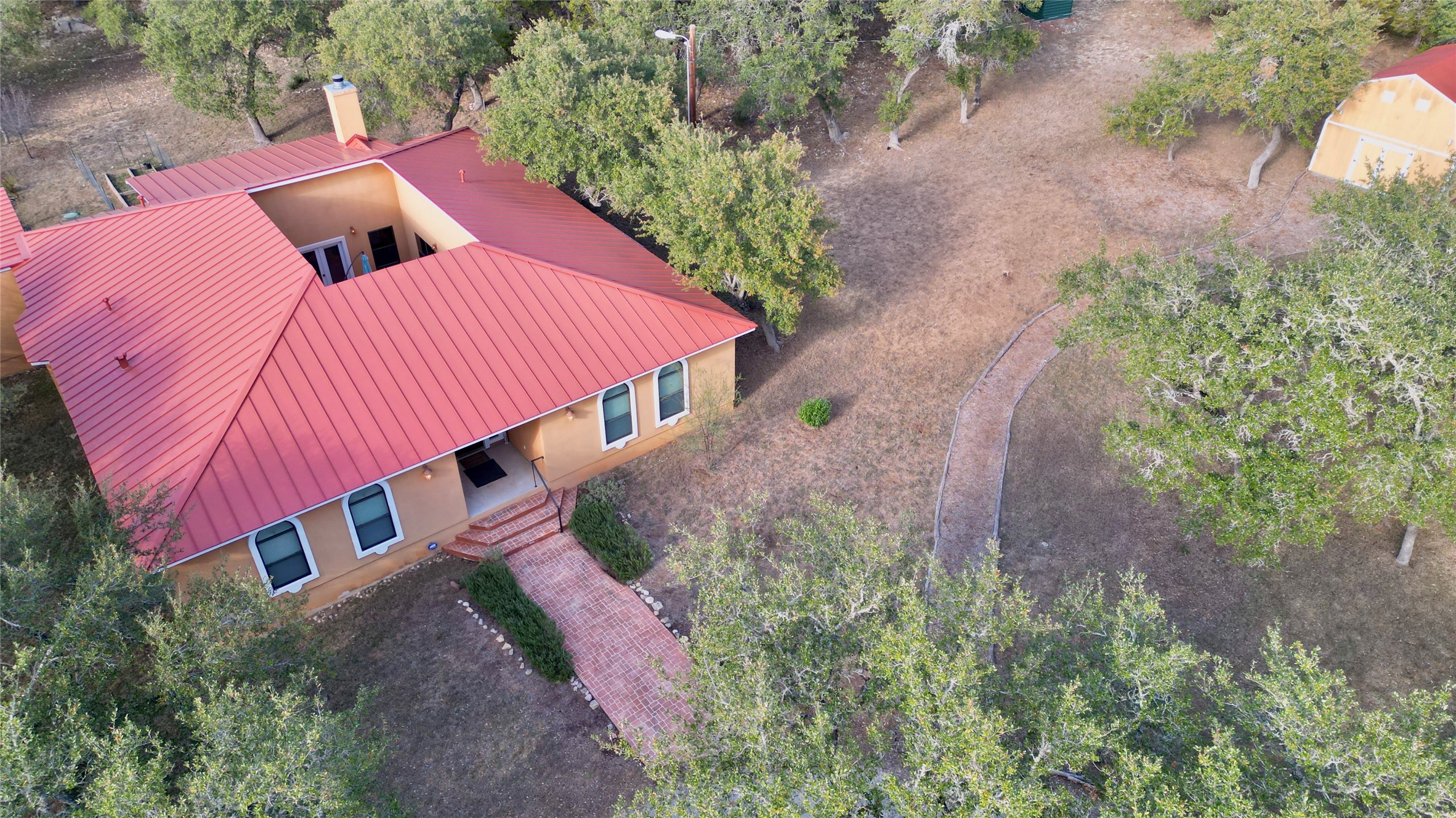 main property photo 32