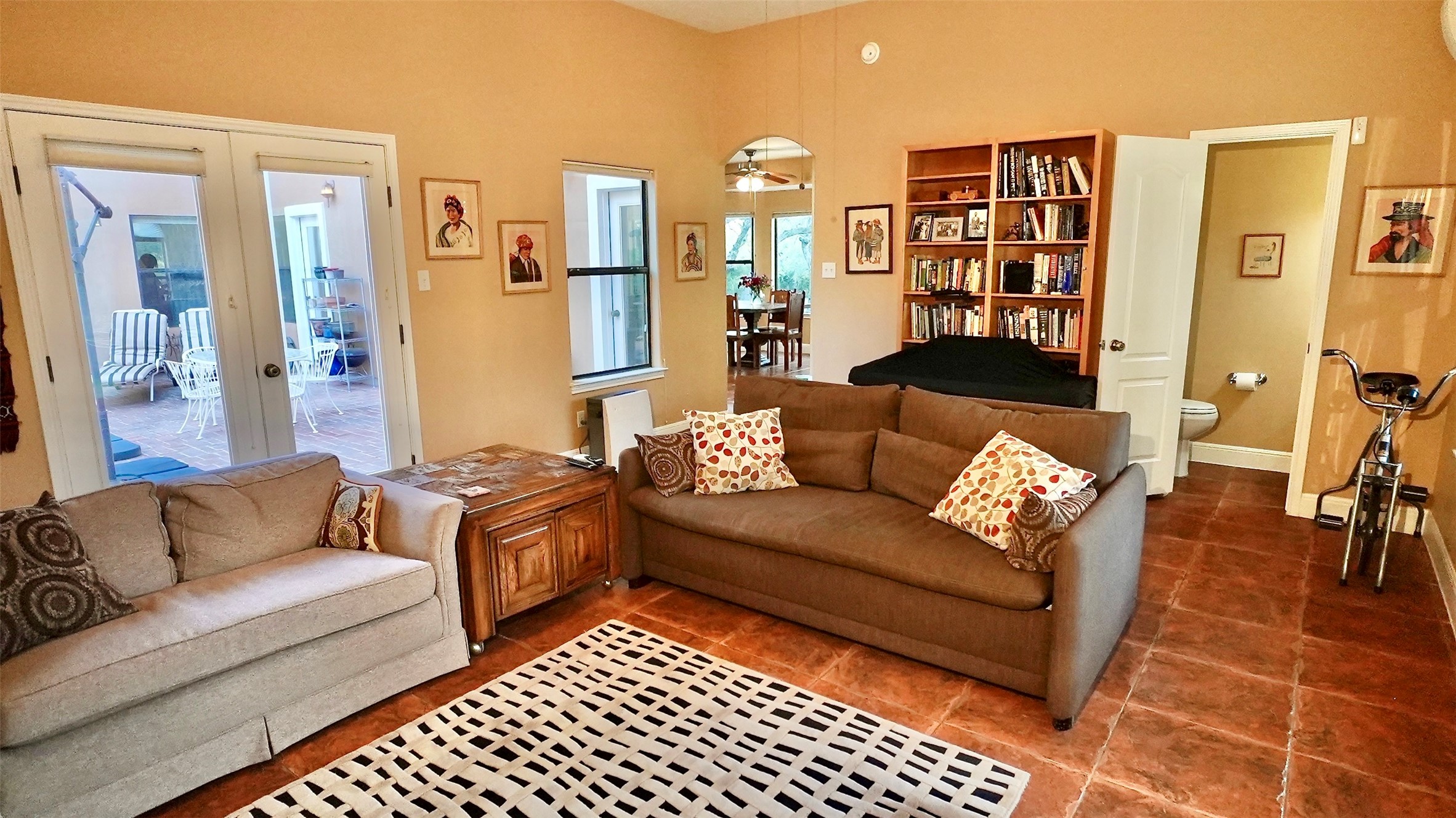 main property photo 7
