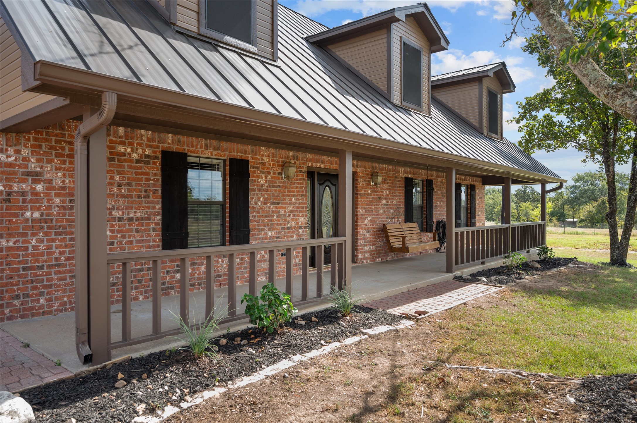 main property photo 13