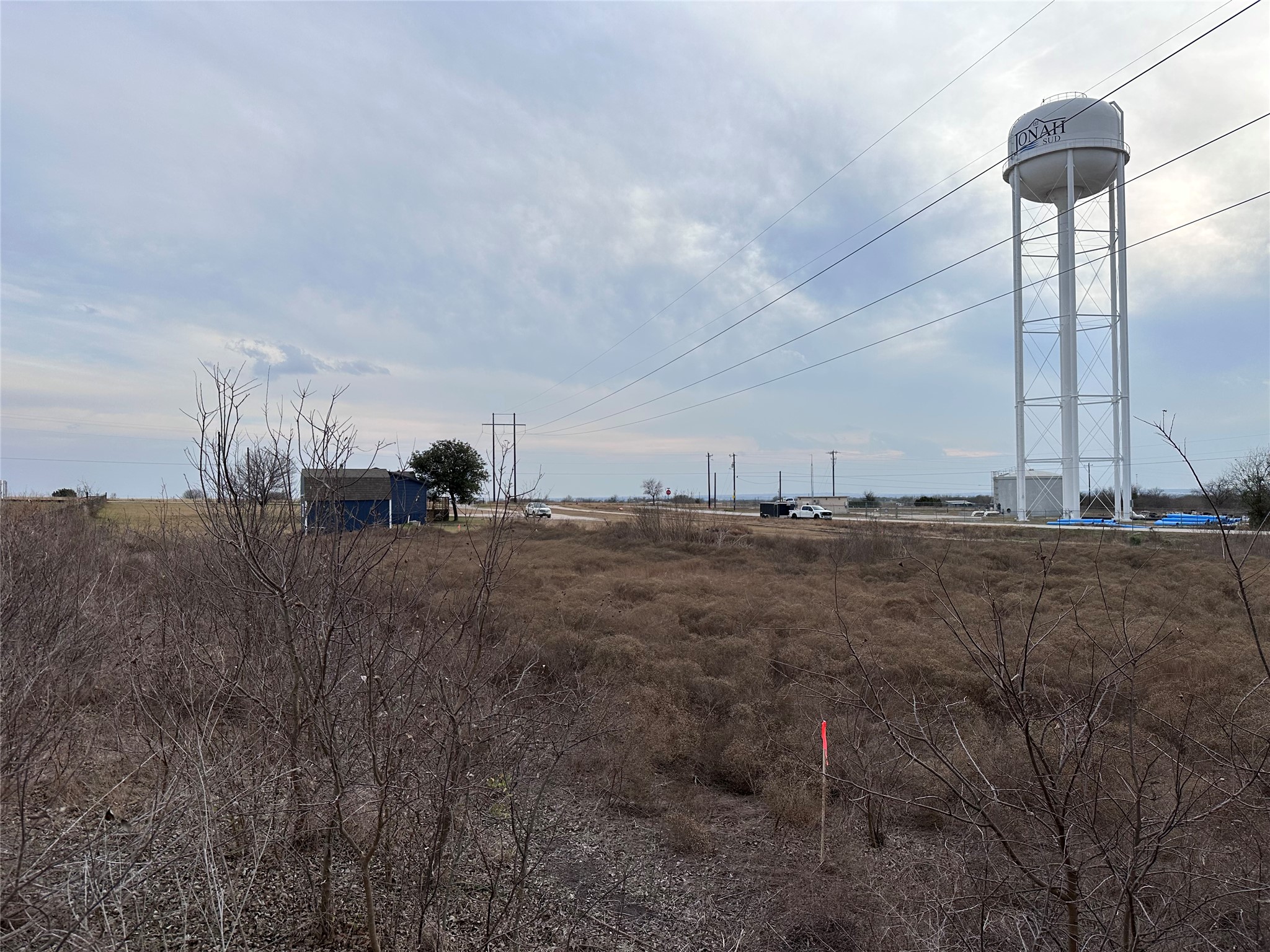 main property photo 28