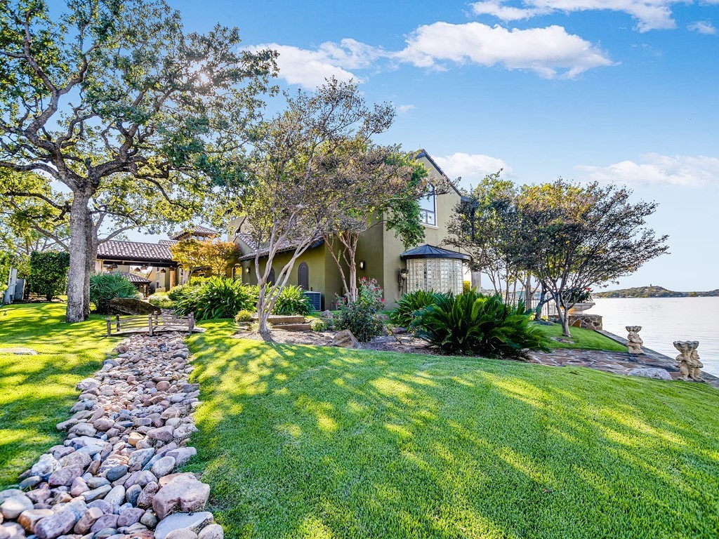 main property photo 13
