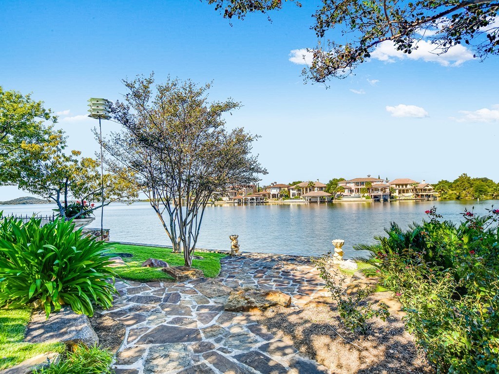 main property photo 14