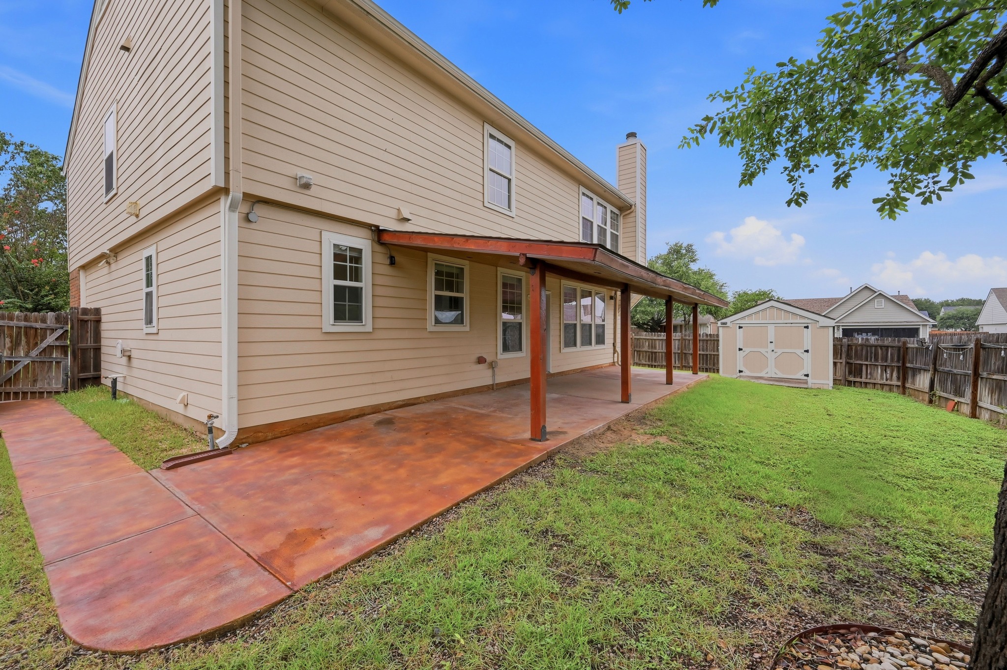 main property photo 32