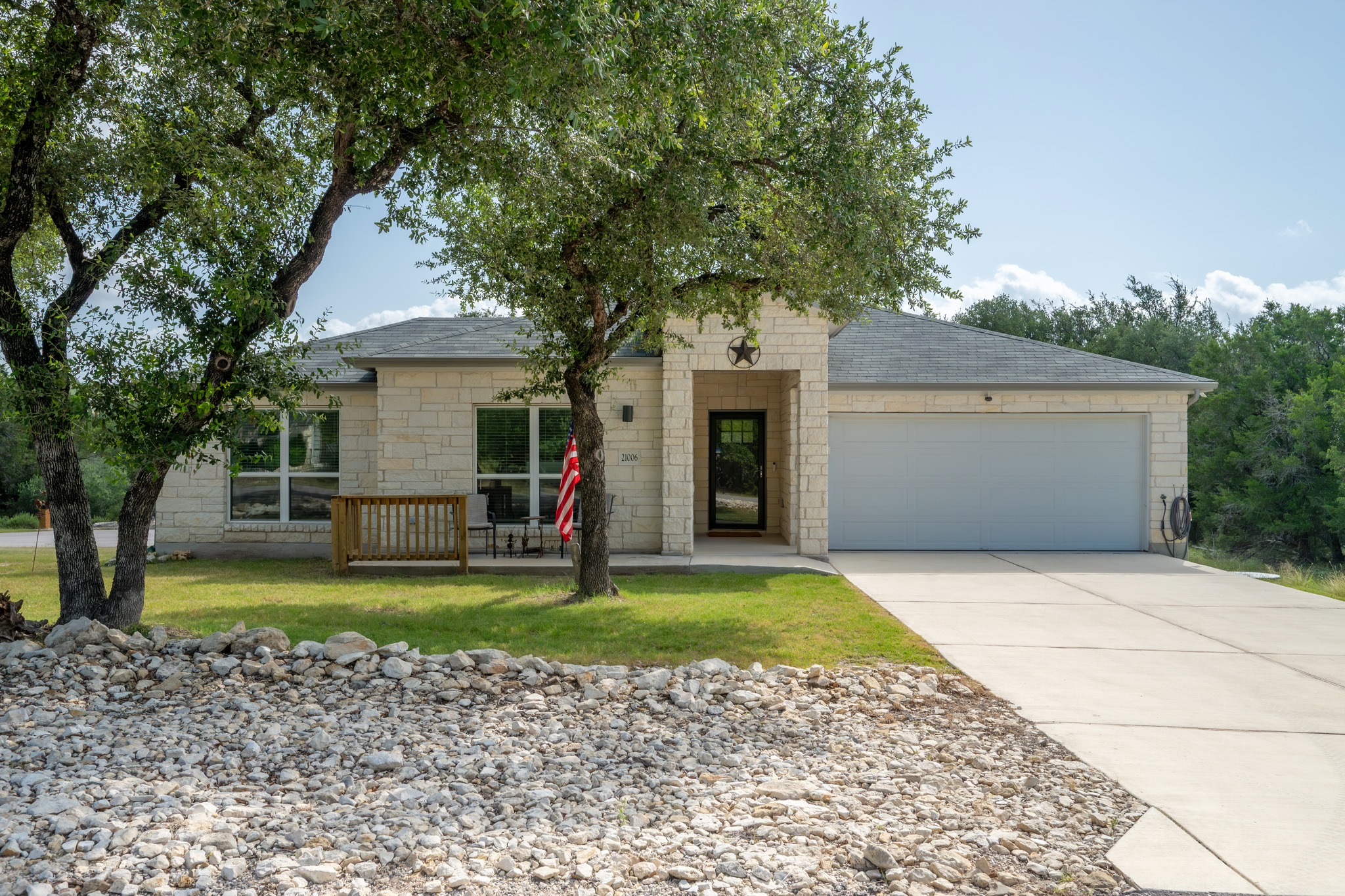 main property photo 23