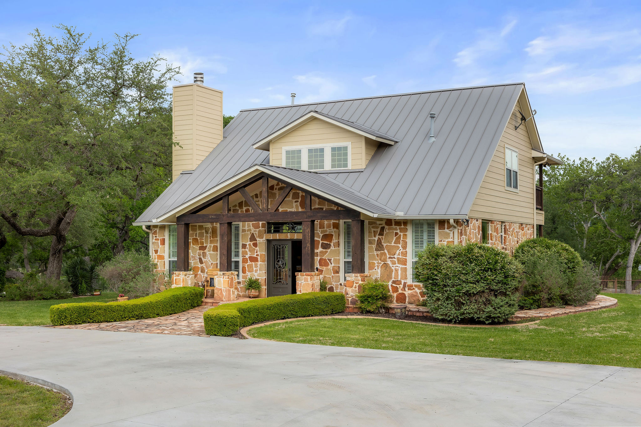 main property photo 2