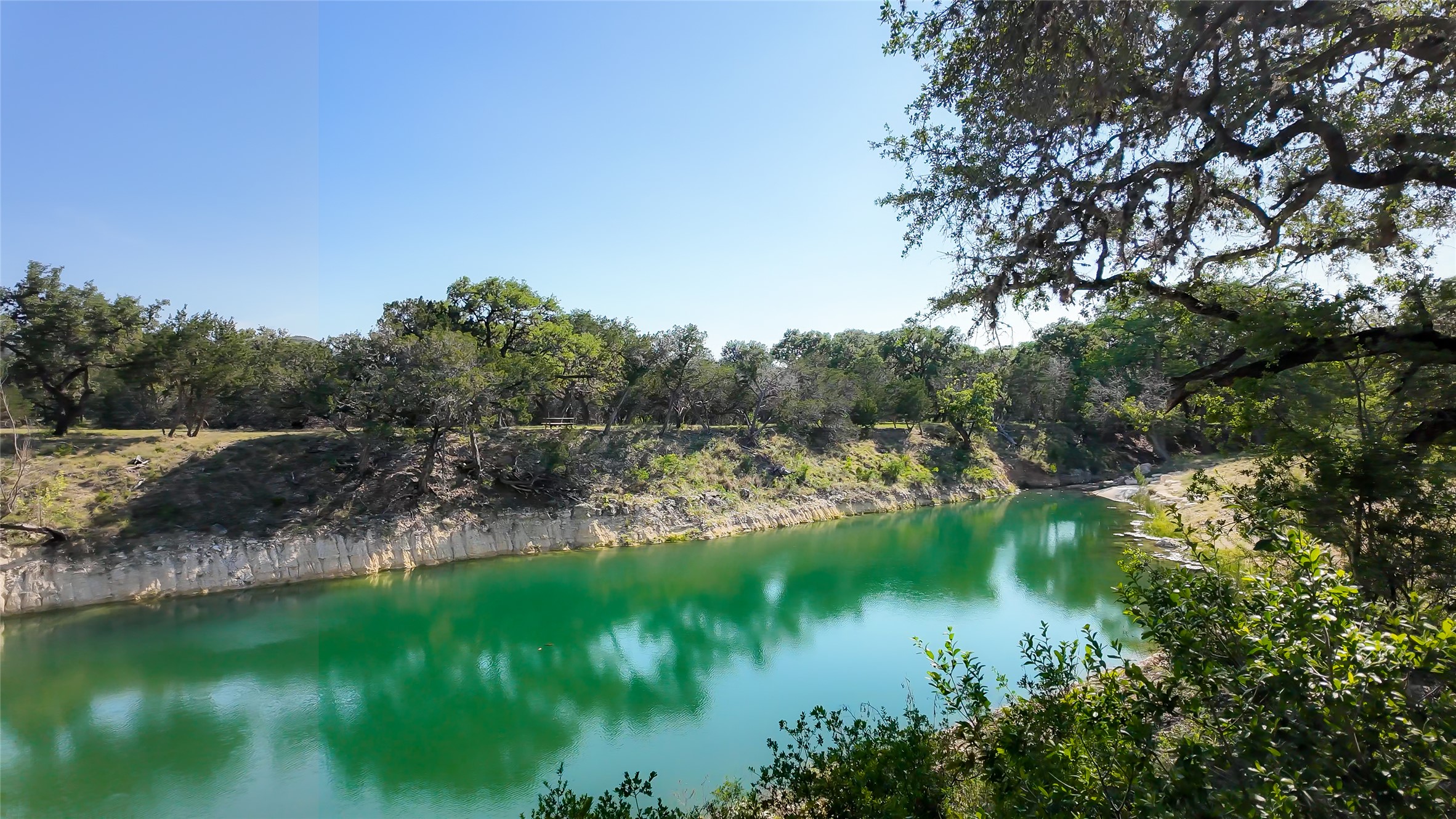 main property photo 28