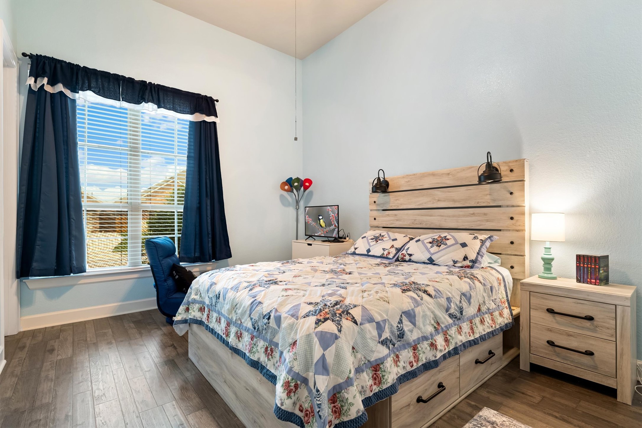 main property photo 26