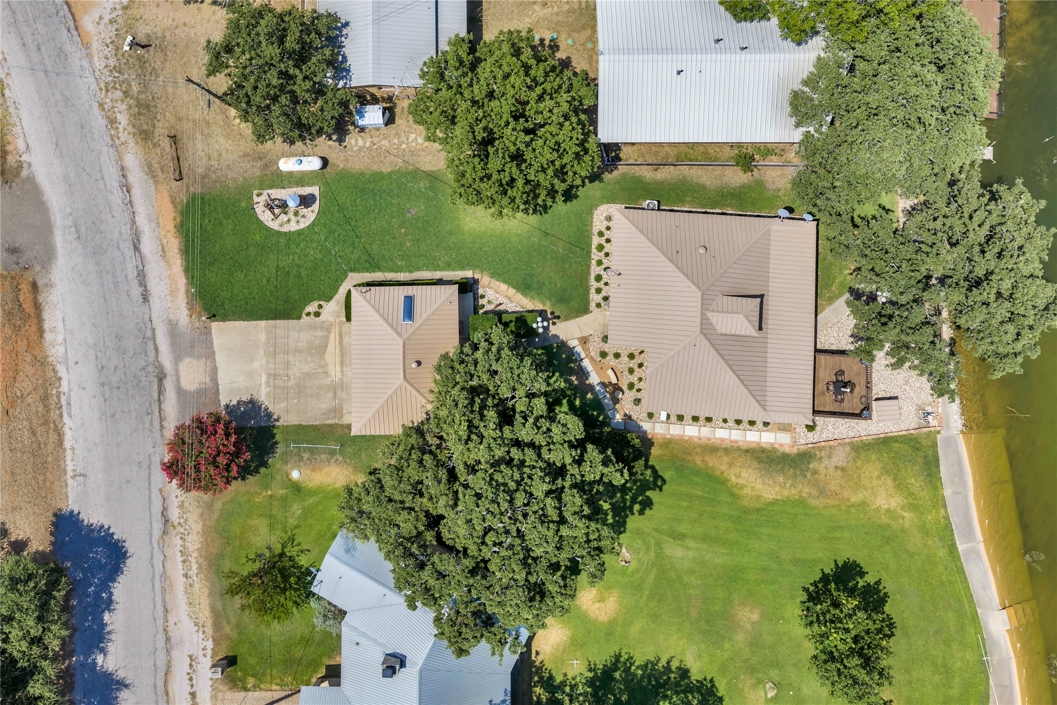 main property photo 38