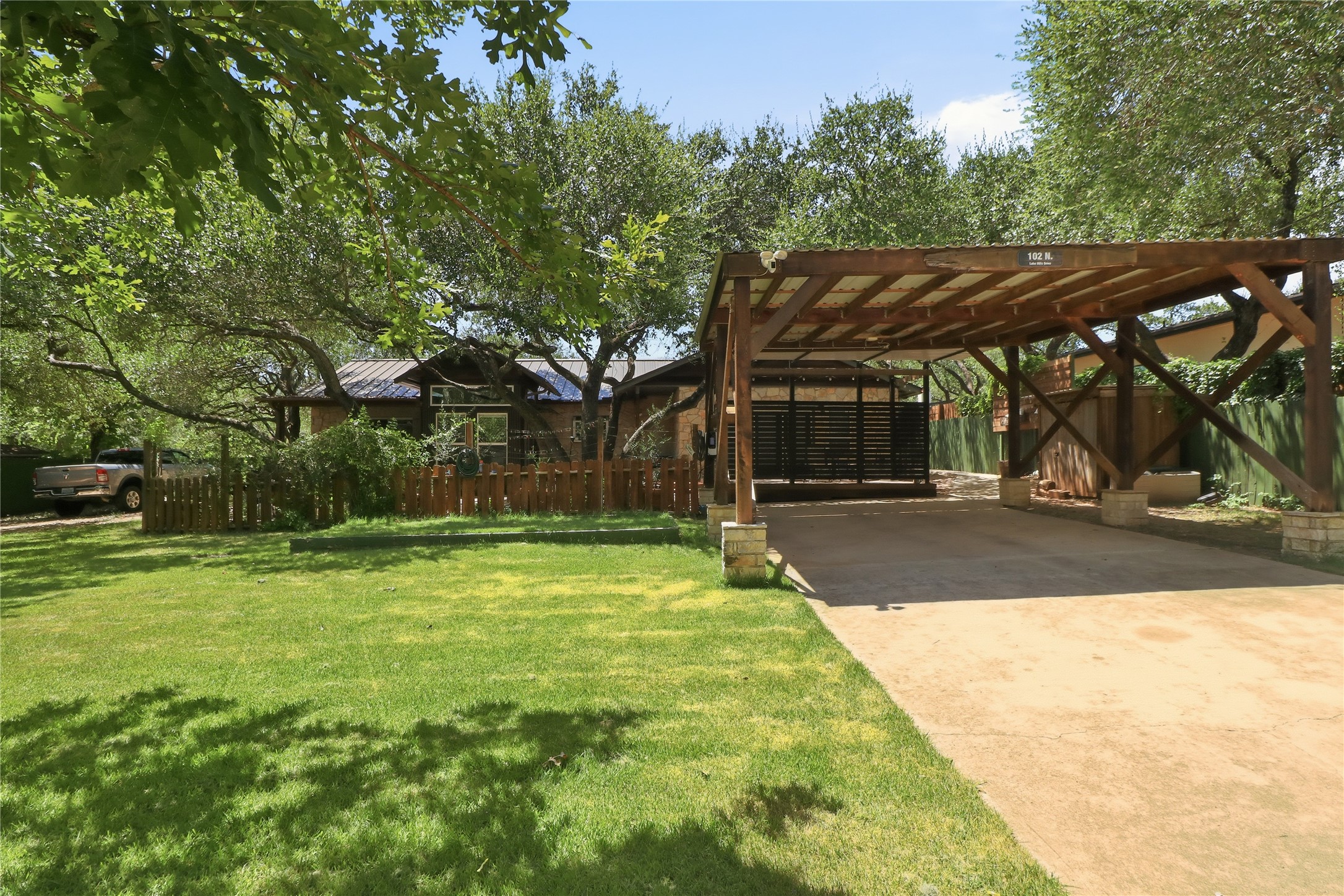 main property photo 34