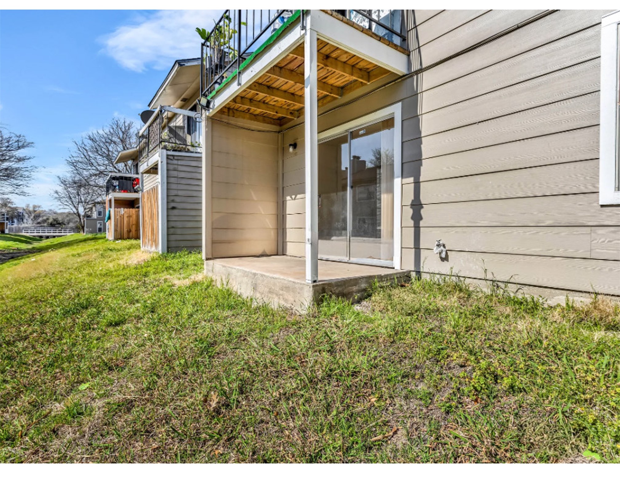 main property photo 14
