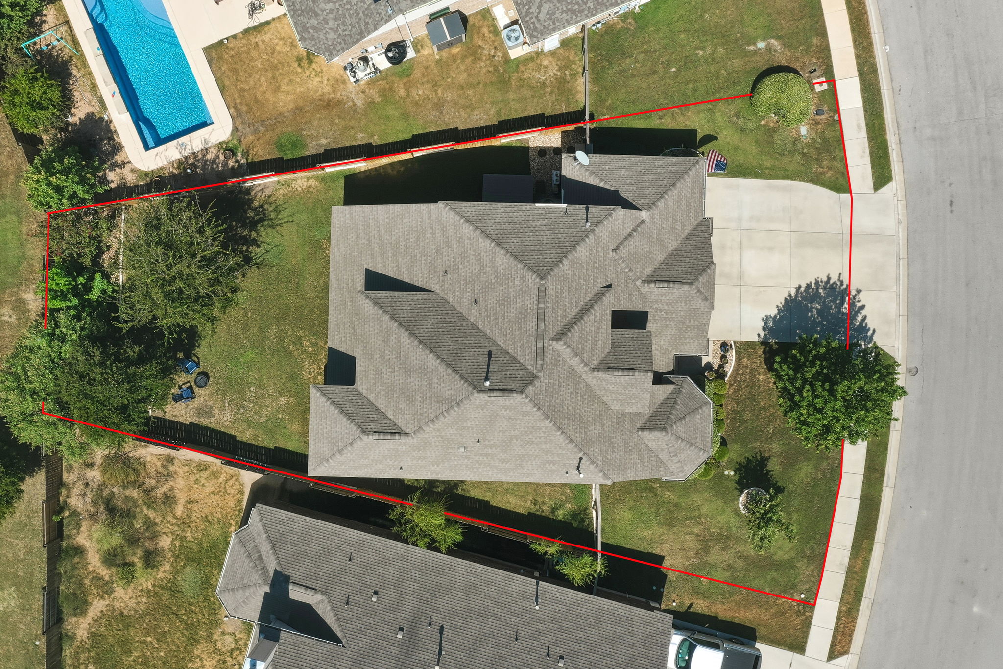 main property photo 25