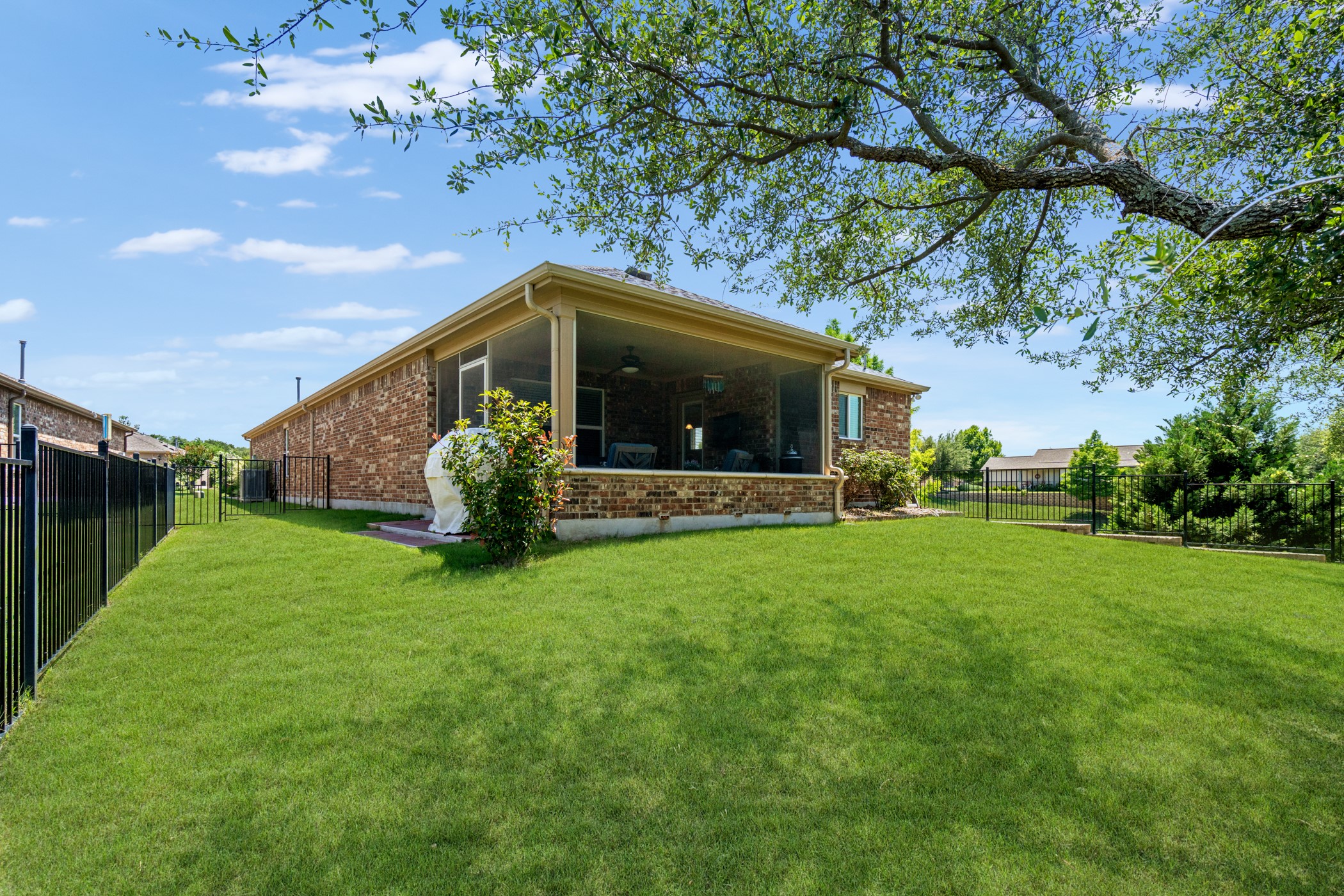 main property photo 26