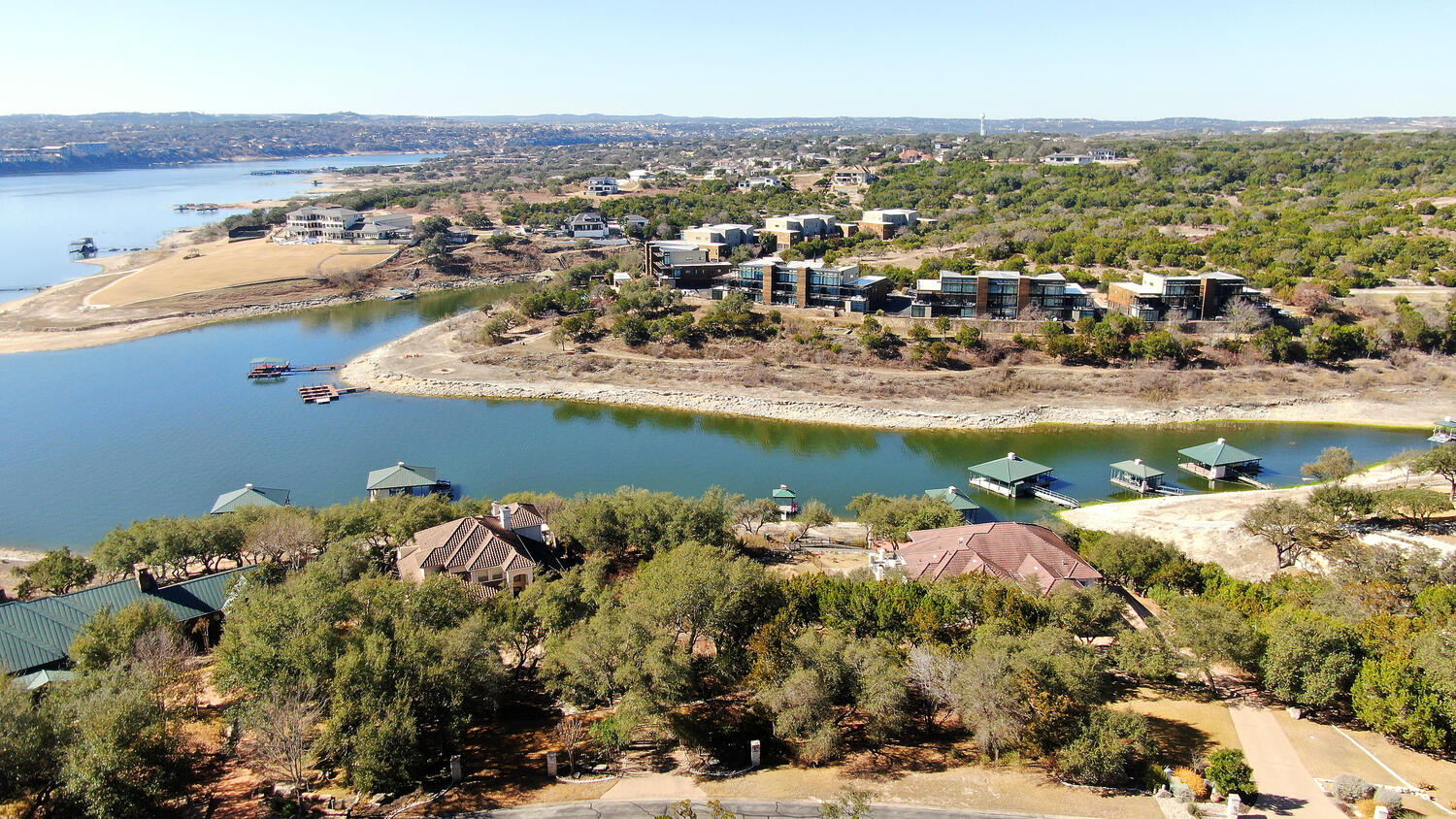 main property photo 28