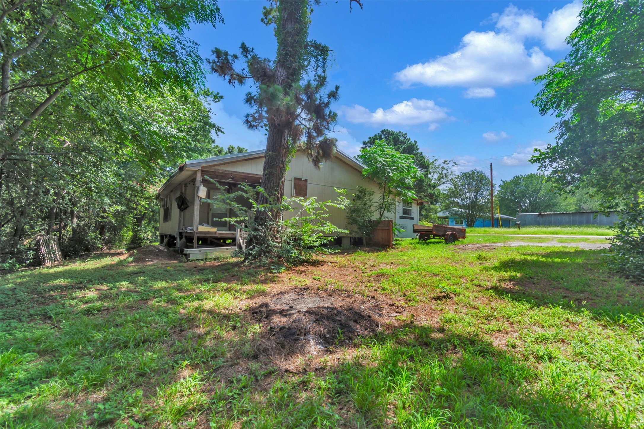 main property photo 17