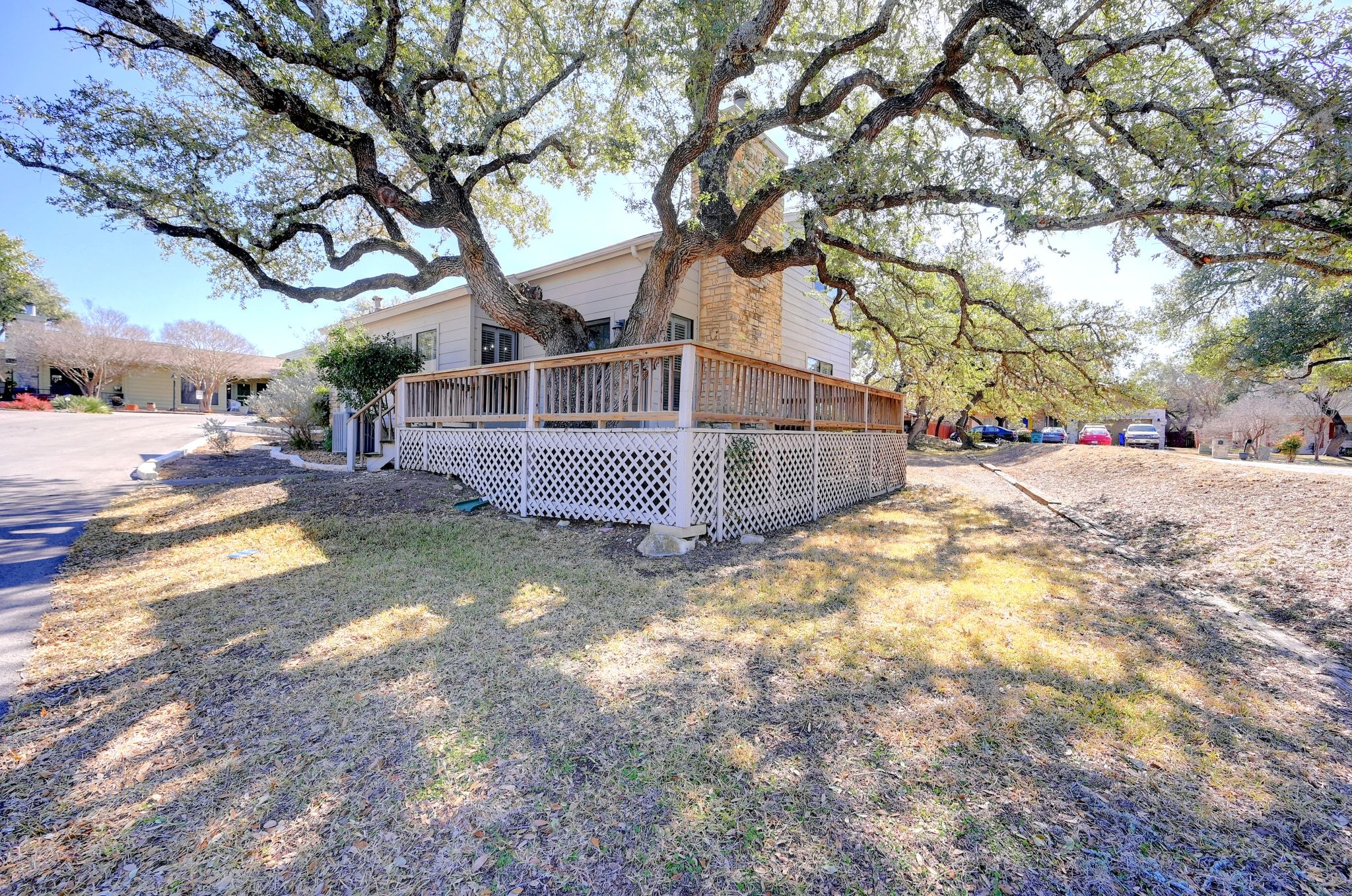 main property photo 18