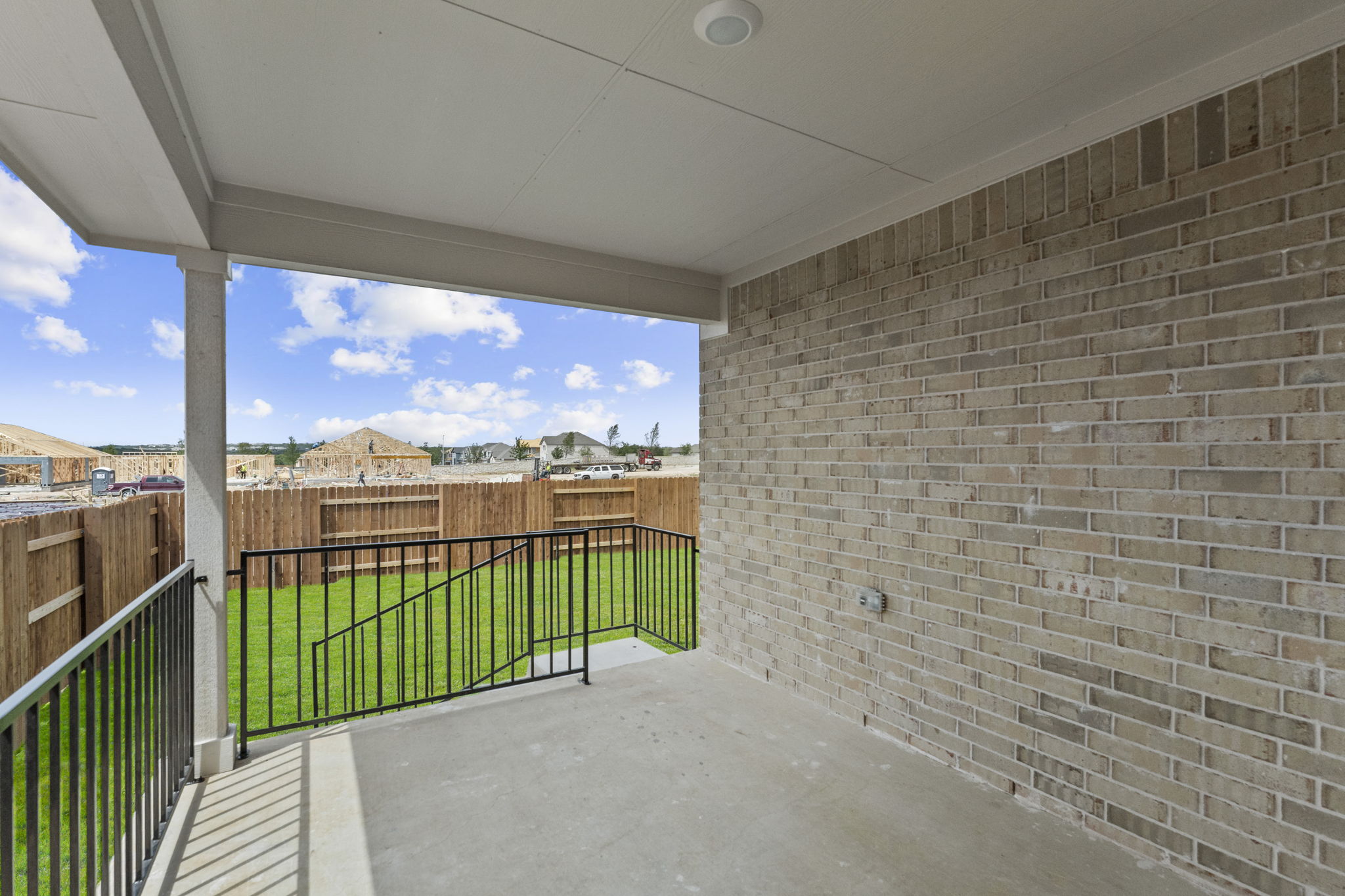 main property photo 34