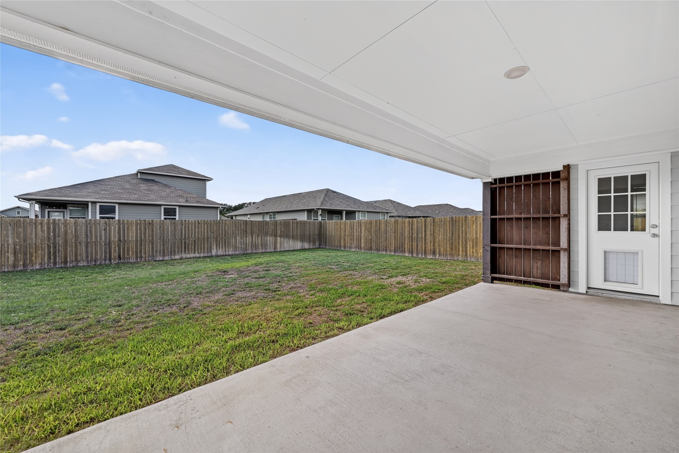 main property photo 28
