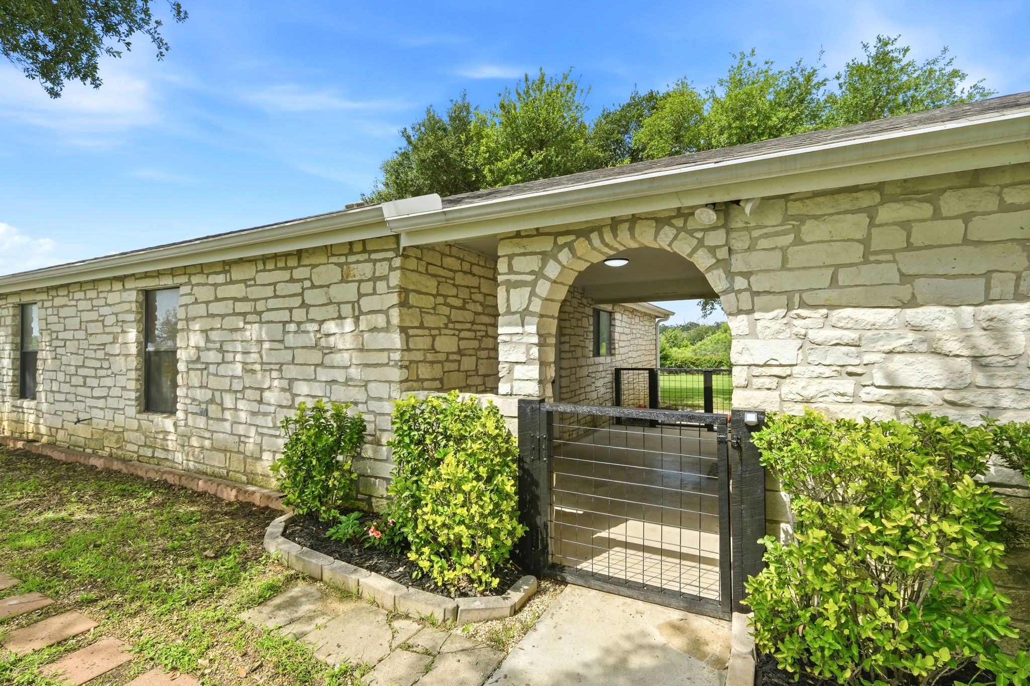 main property photo 22