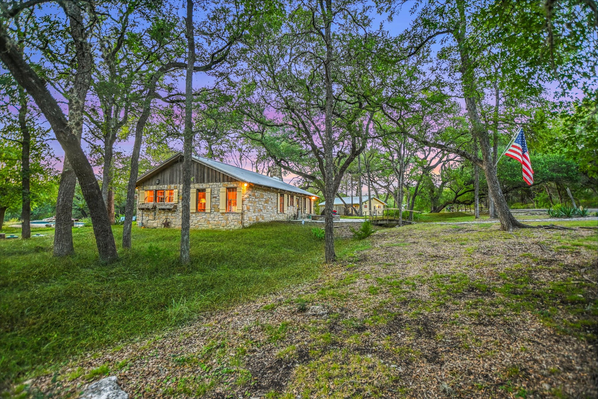 main property photo 4