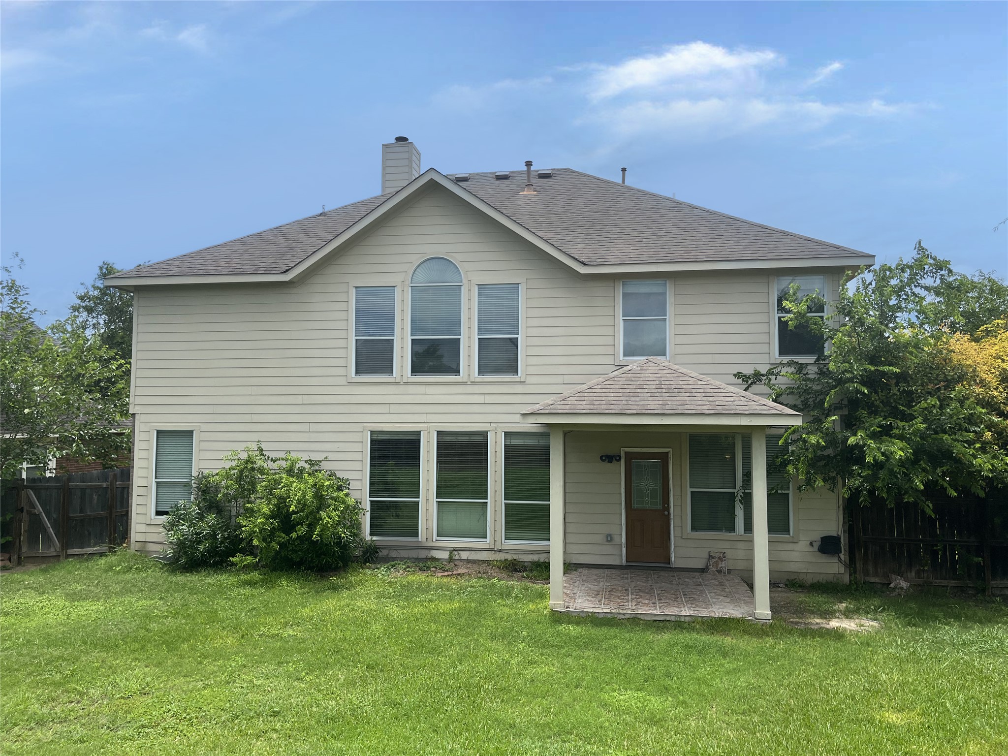 main property photo 6