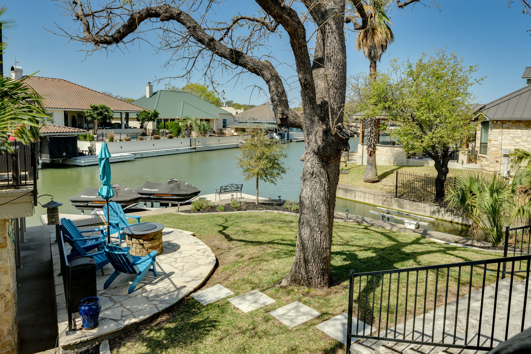 main property photo 23