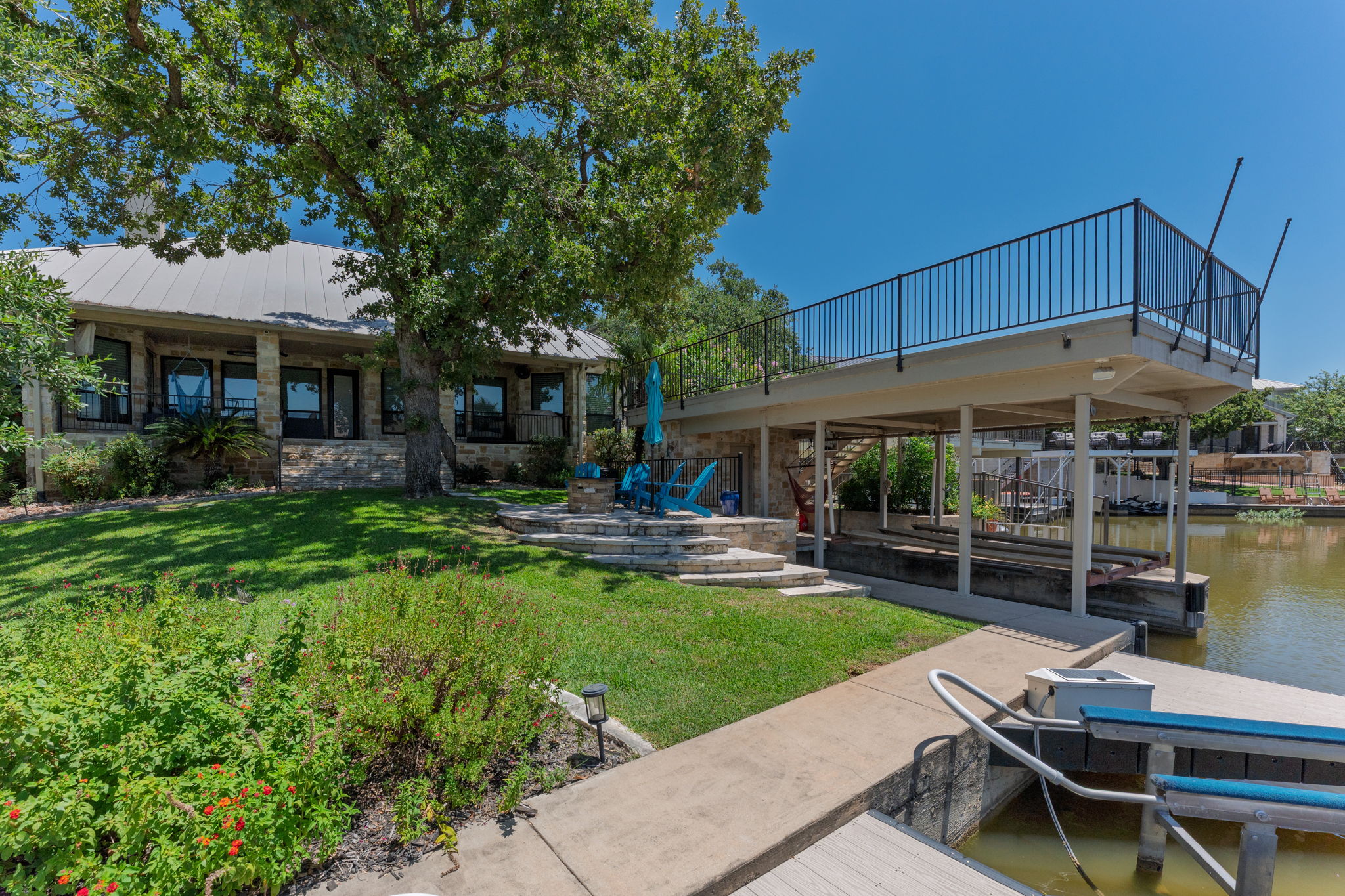 main property photo 31